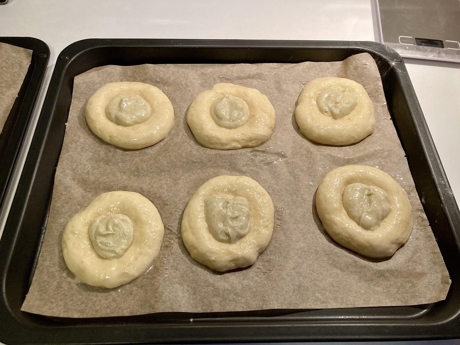 Braided brioche bread & buns - image 3 - student project