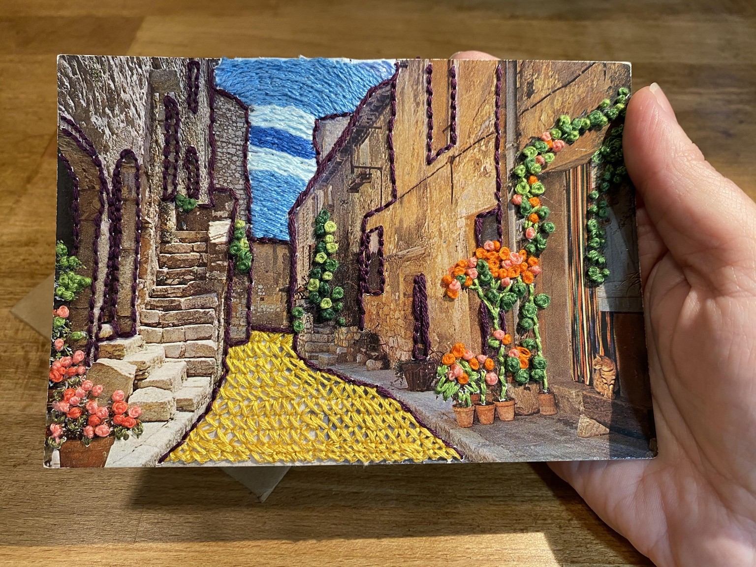 Embroidery on Postcard - image 1 - student project