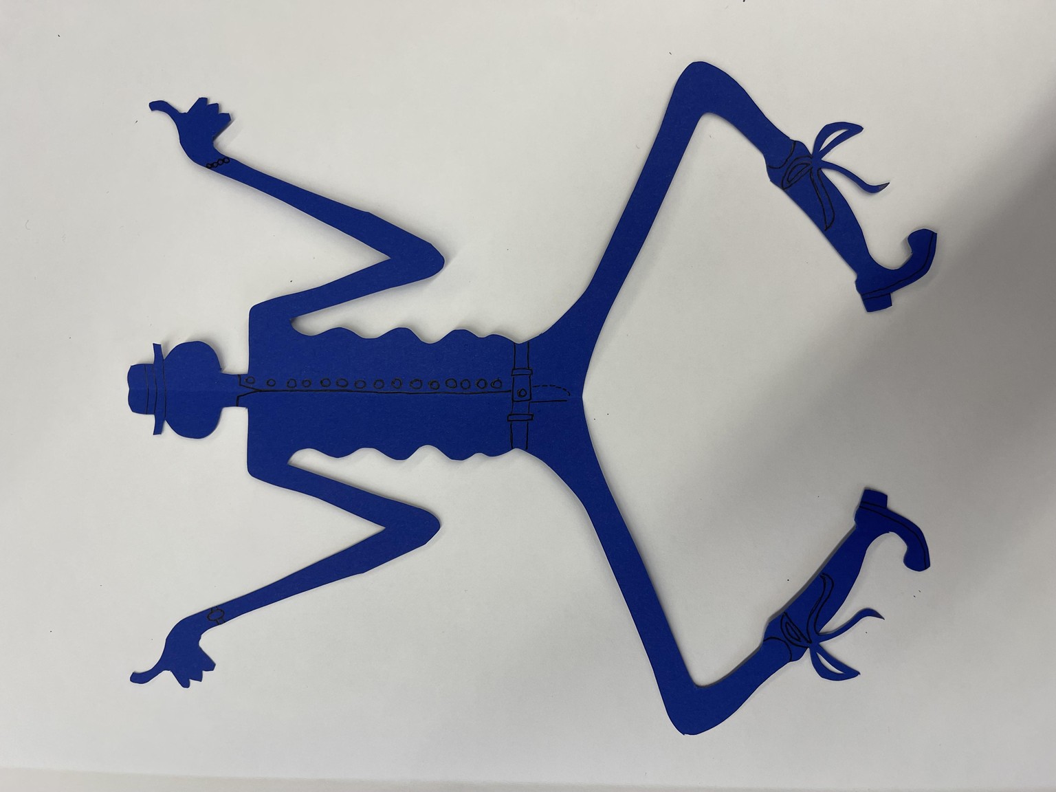 Cut outs - Symmetrical Silhouettes - image 6 - student project