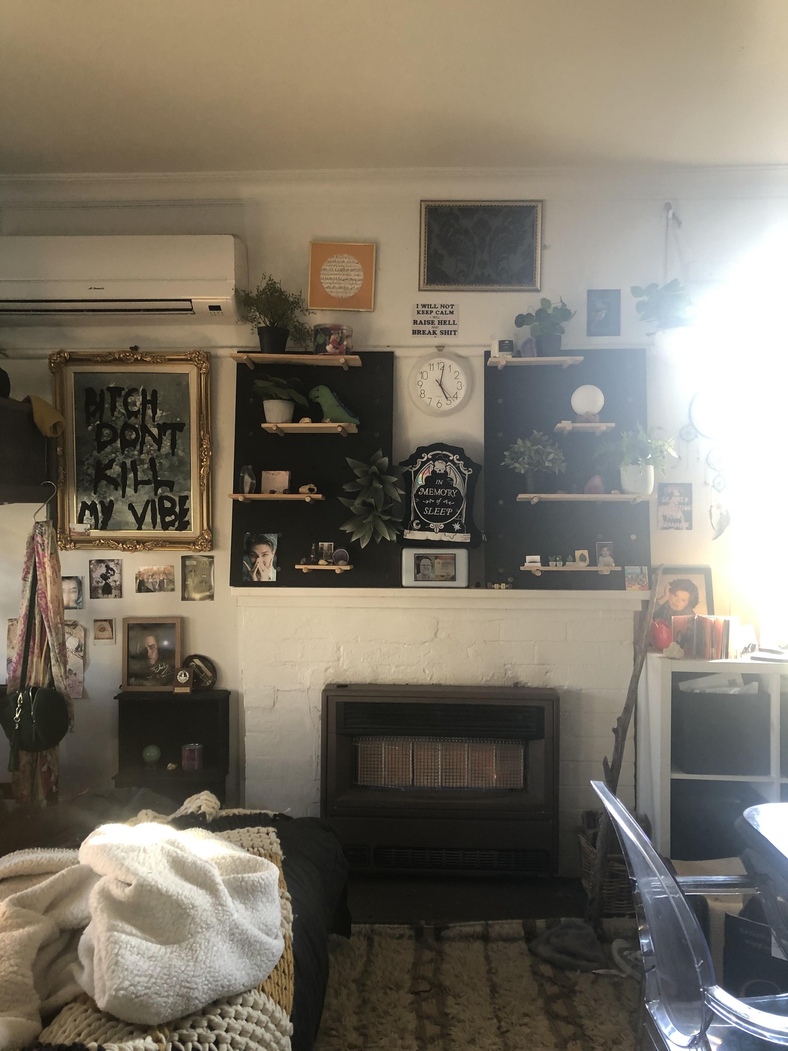 Gallery wall with fireplace - image 1 - student project