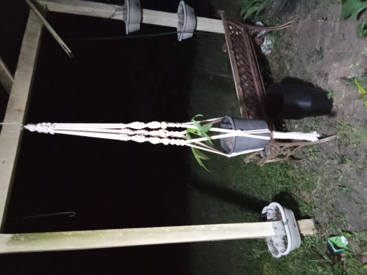 Macrame plant hanger - image 1 - student project