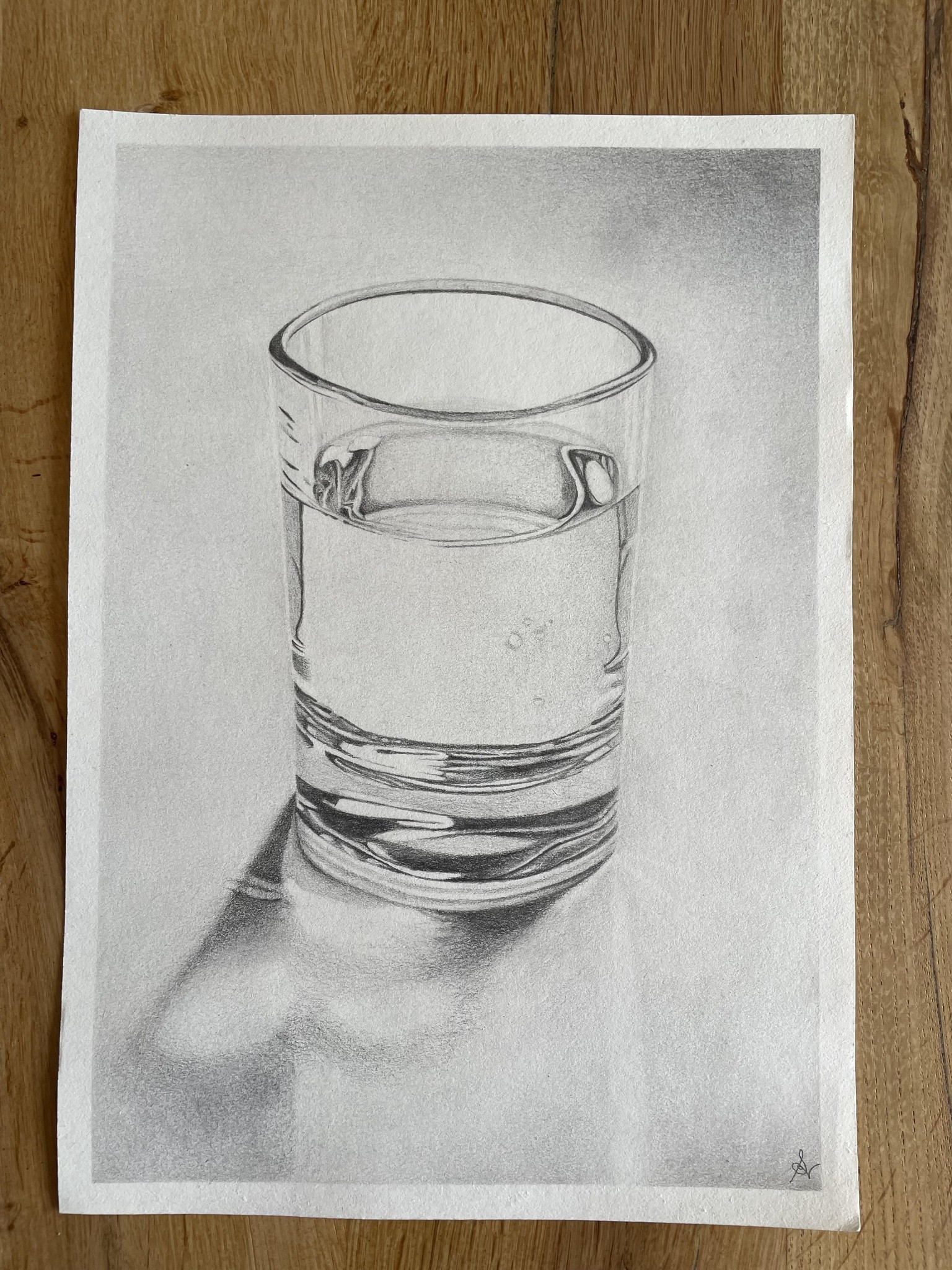 Glass of water with graphite pencils - image 1 - student project