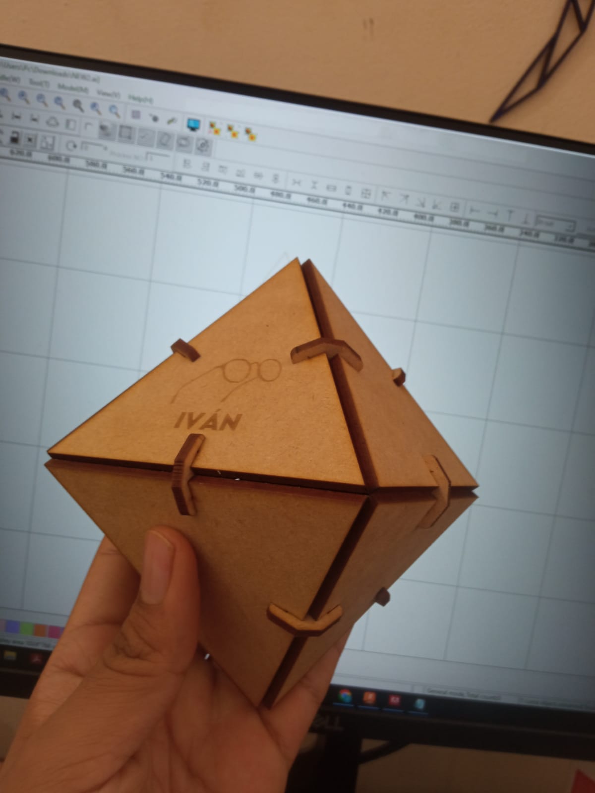 CAR / PHONE STAND / OCTAHEDRON / LAMP - image 10 - student project