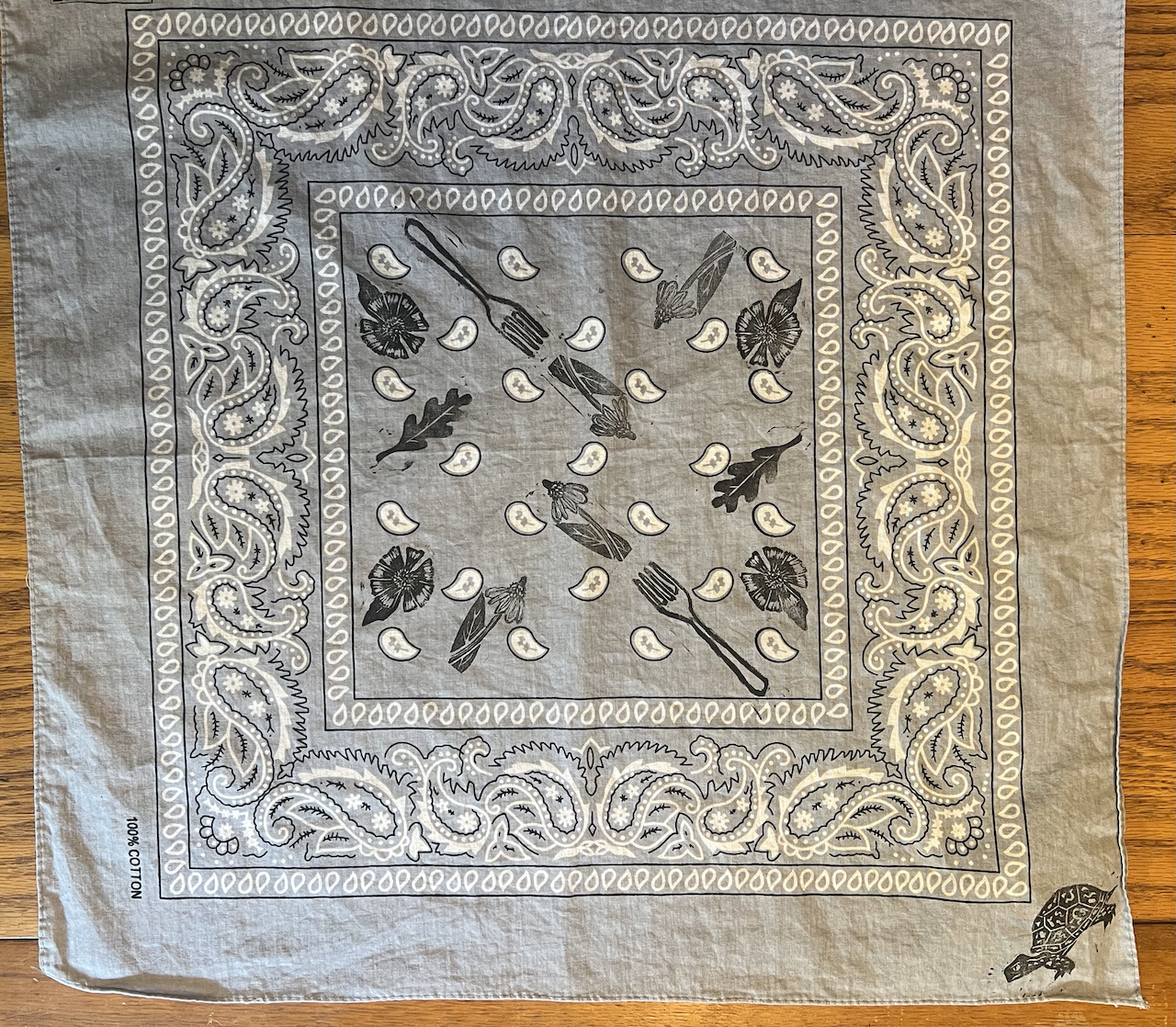 Custom printed bandana as volunteer gift - image 1 - student project
