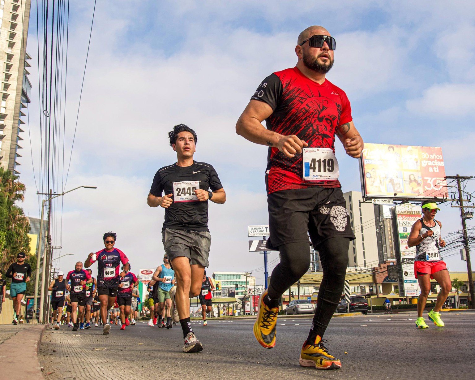 RUNNERS - image 1 - student project