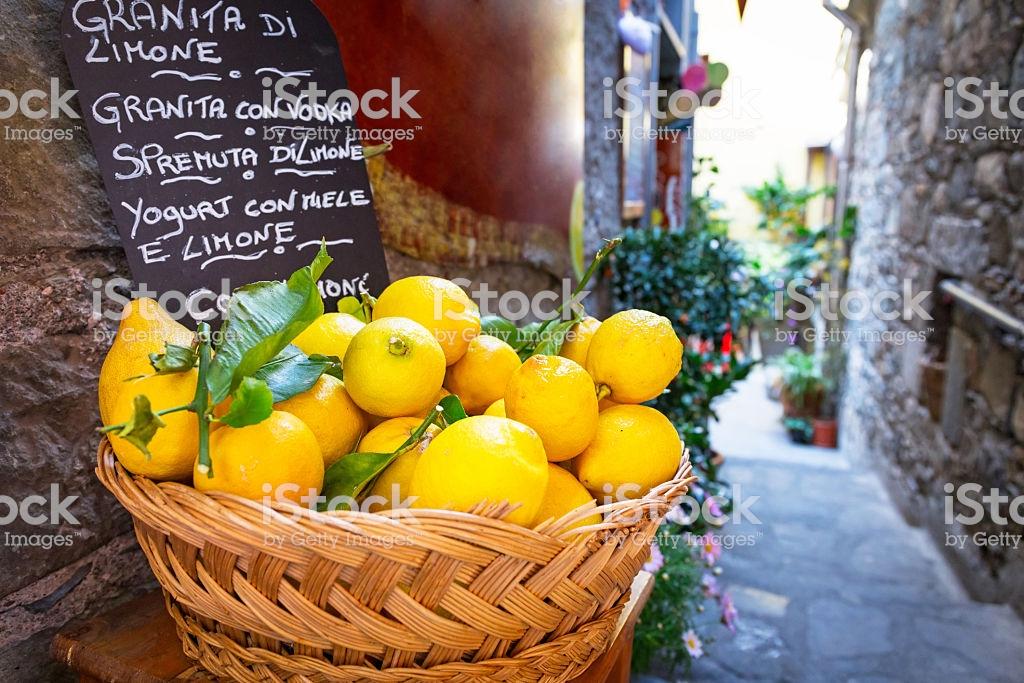 Urban Sketching - Lemons - 20190527 - image 2 - student project