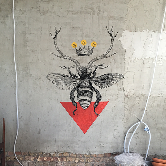 Queen bee - image 13 - student project