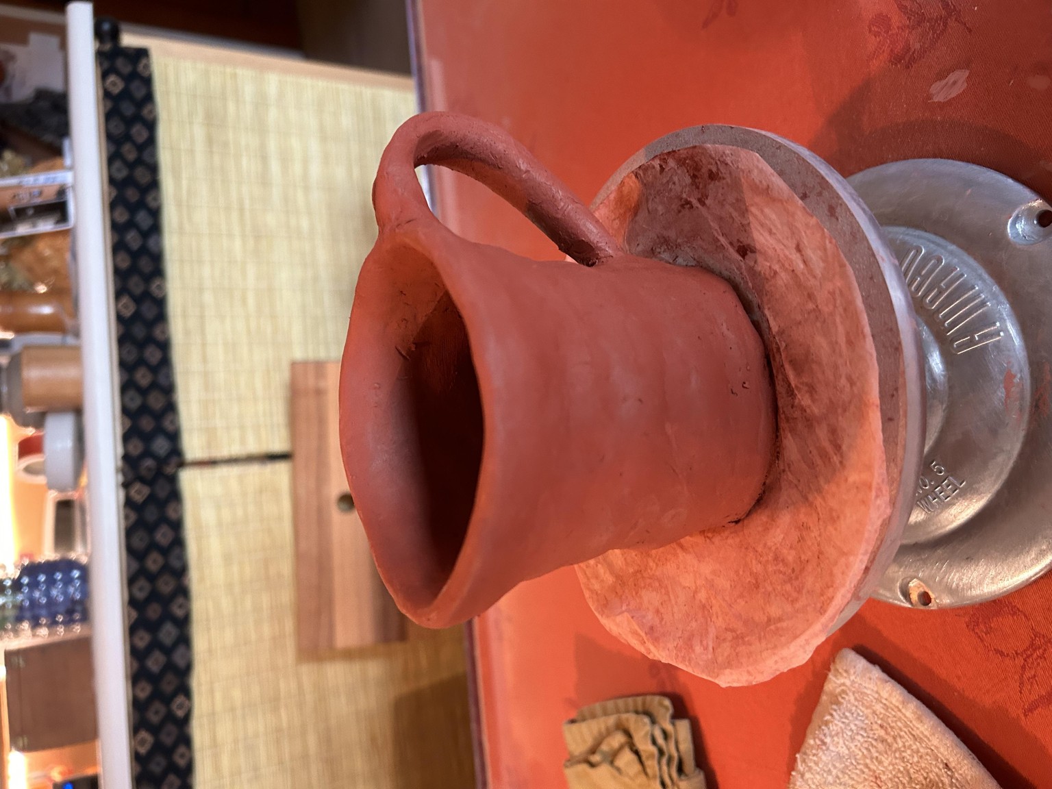 Hand built clay mug with Mia Meuller - image 1 - student project
