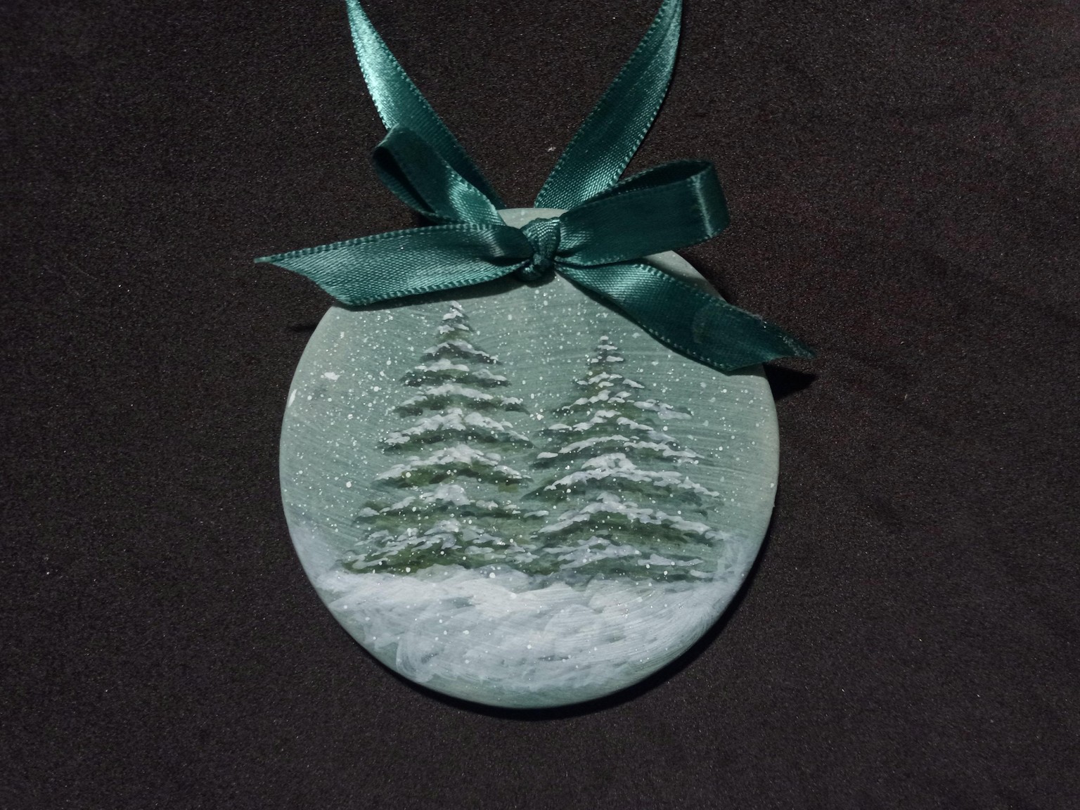 Watercolor painting on Ceramic Ornament - image 1 - student project