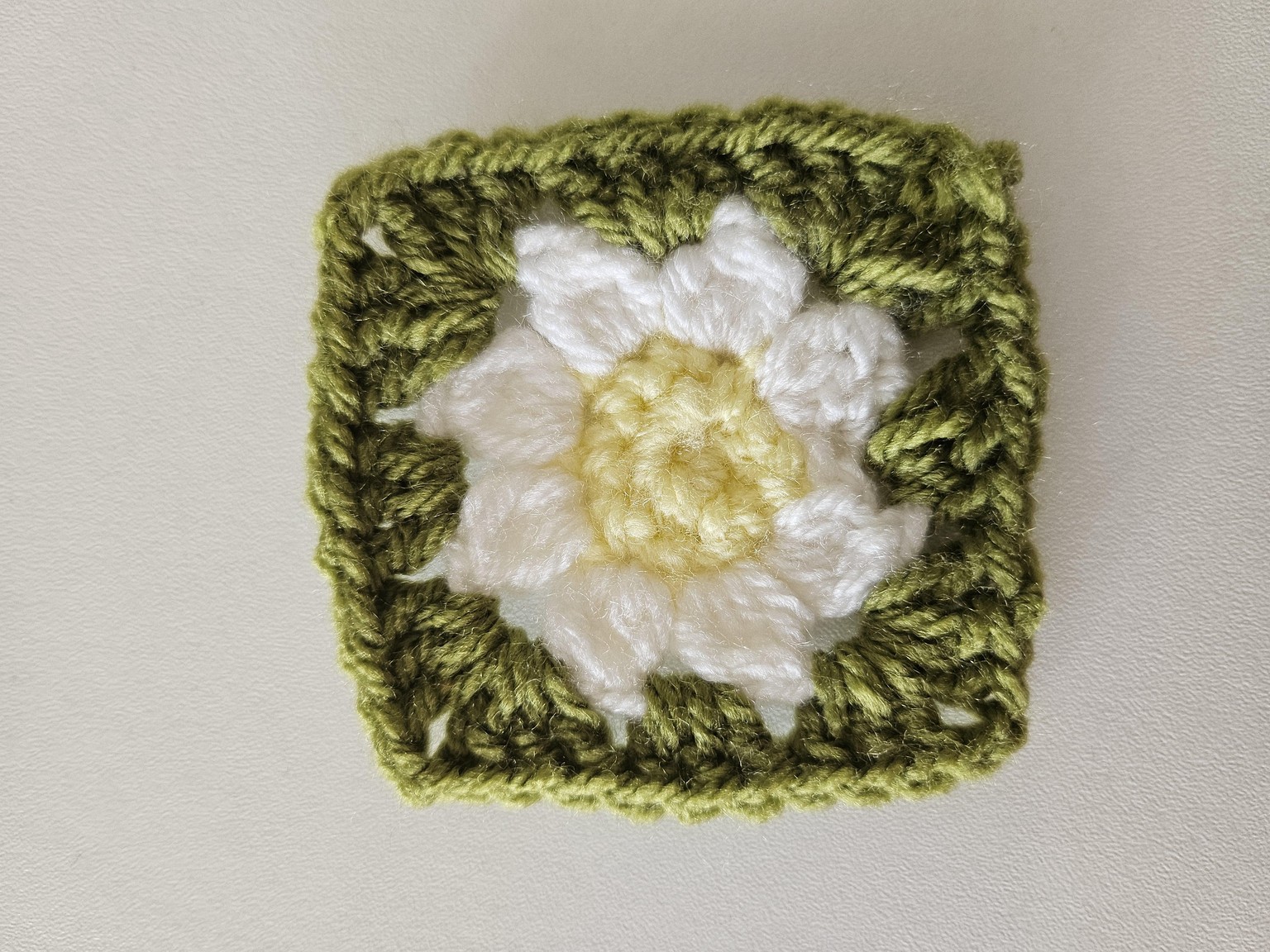 Daisy Granny Square - image 1 - student project