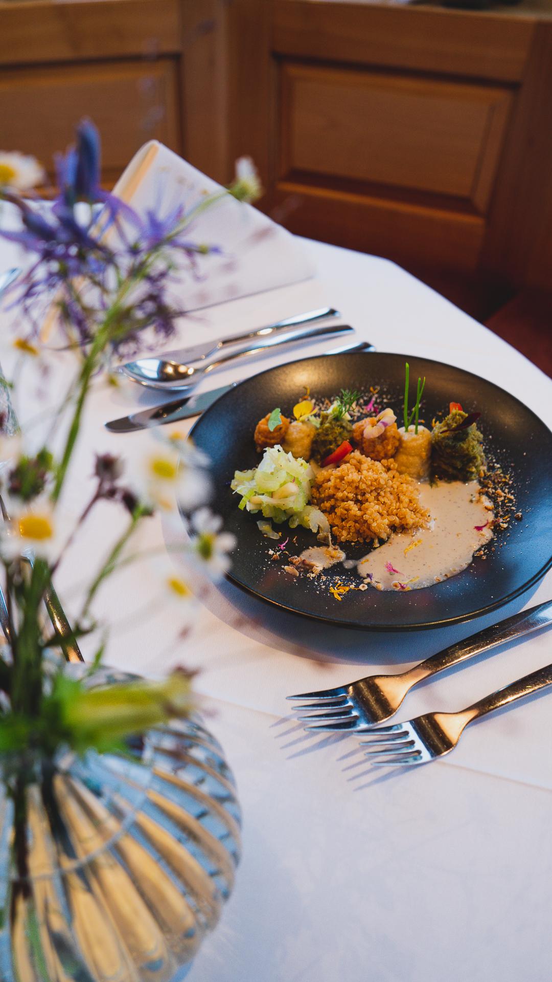 Fine dining - image 1 - student project