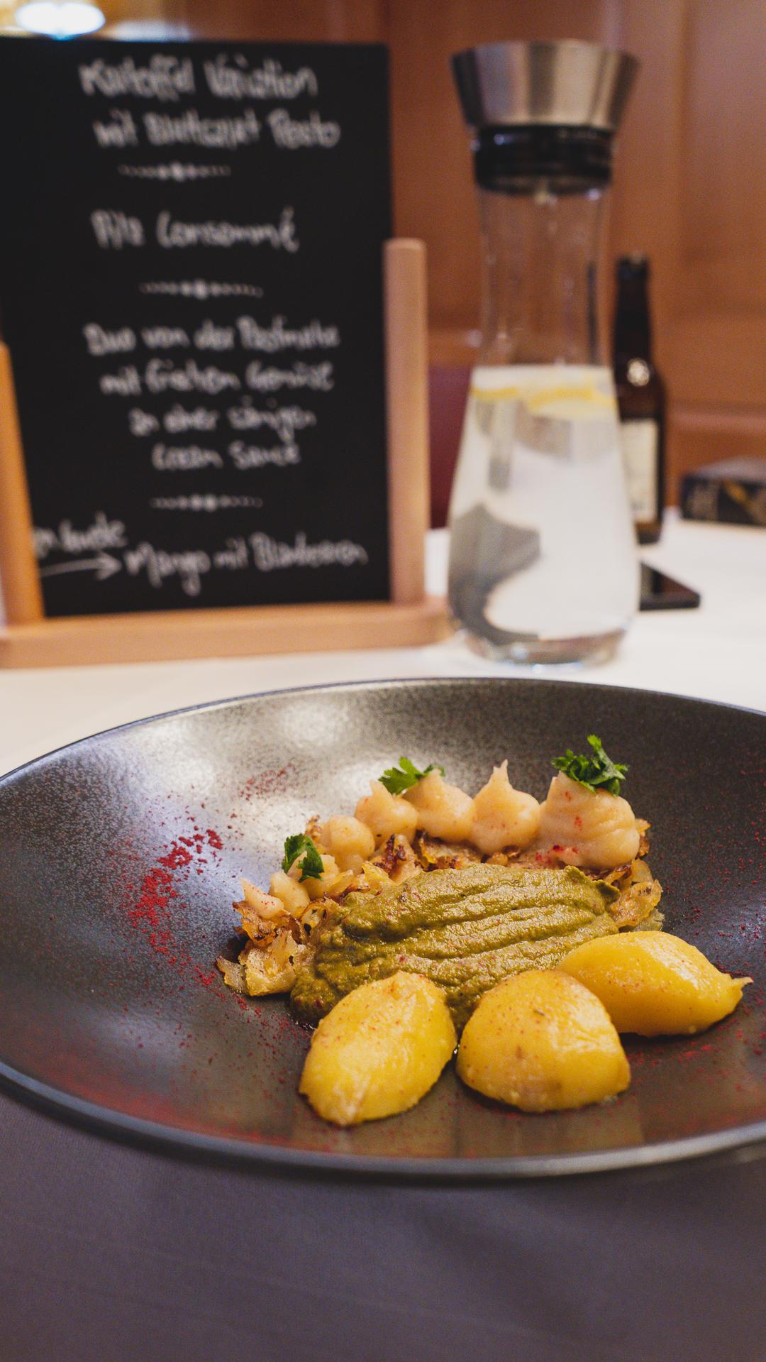 Fine dining - image 1 - student project