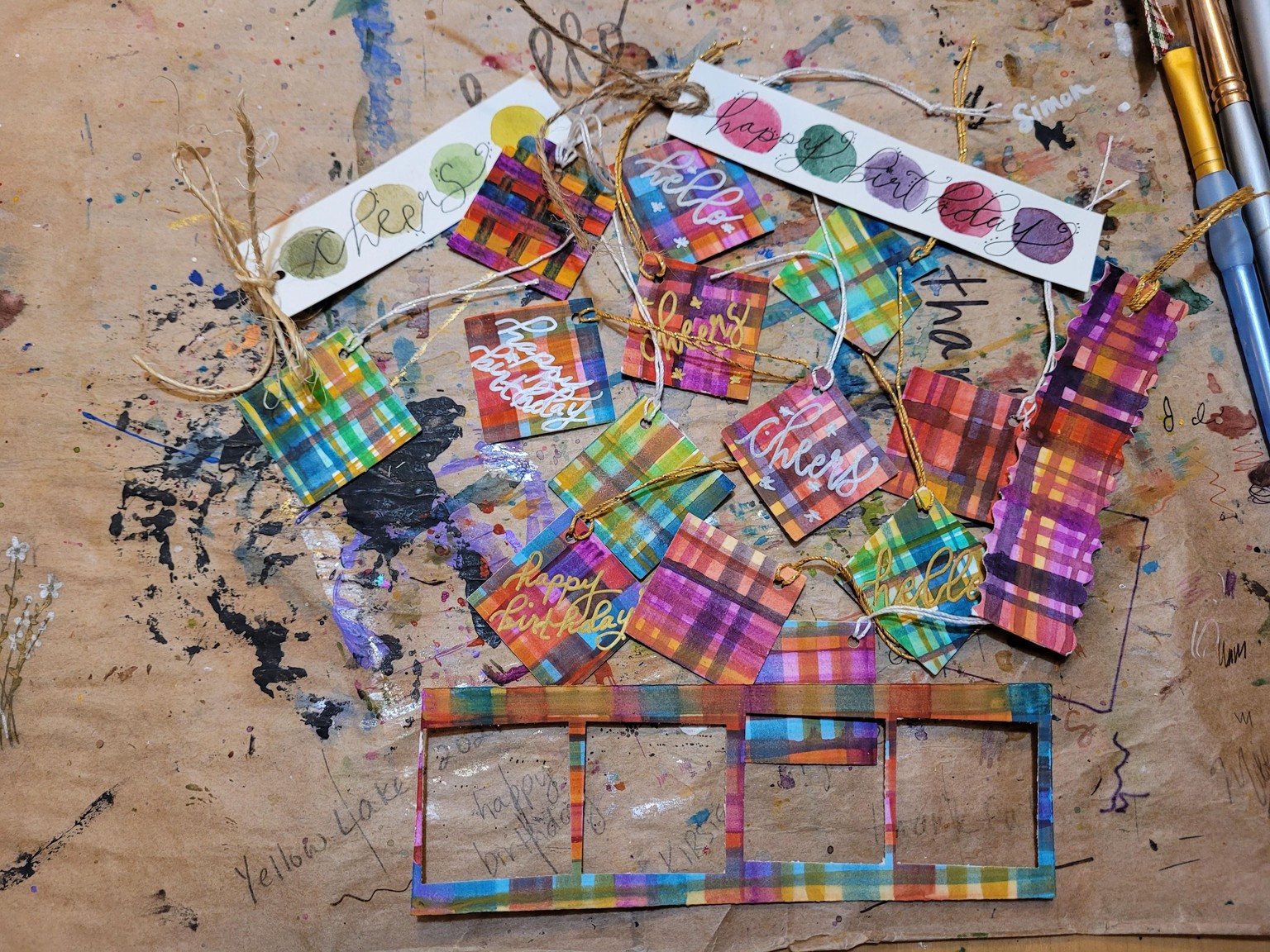 Brilliant use of extra paper strips & color swatches! - image 1 - student project