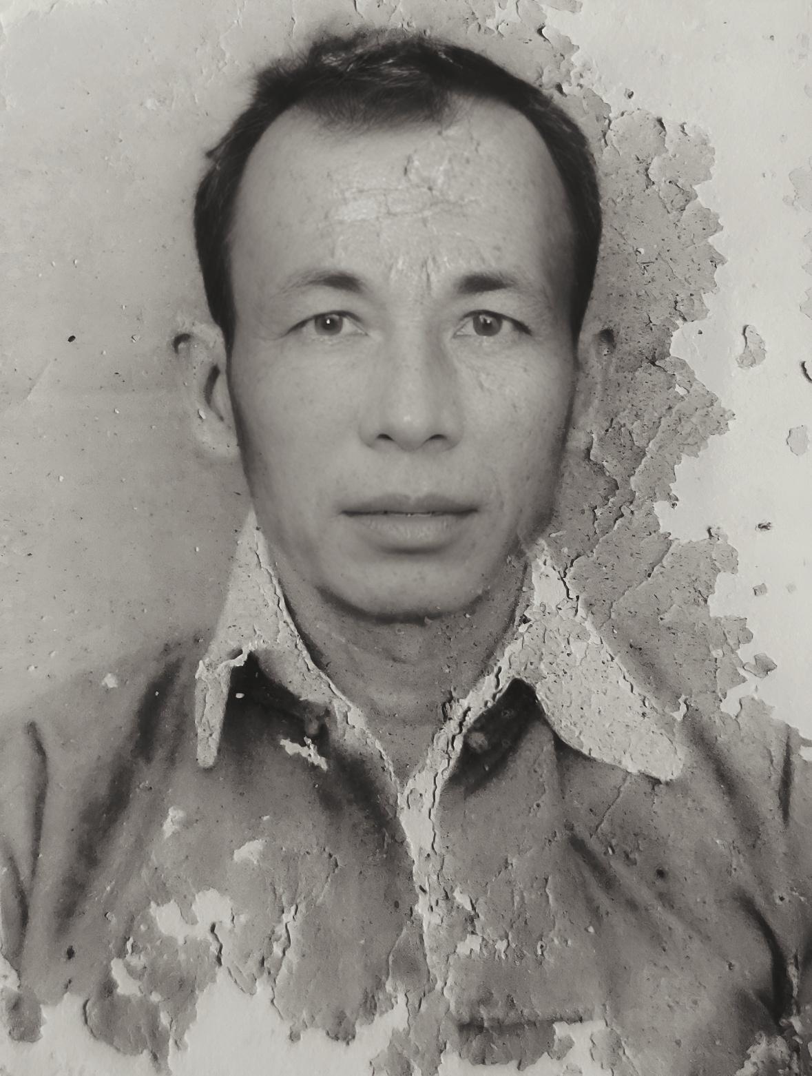 Restoring my Grandpa's portrait - image 1 - student project