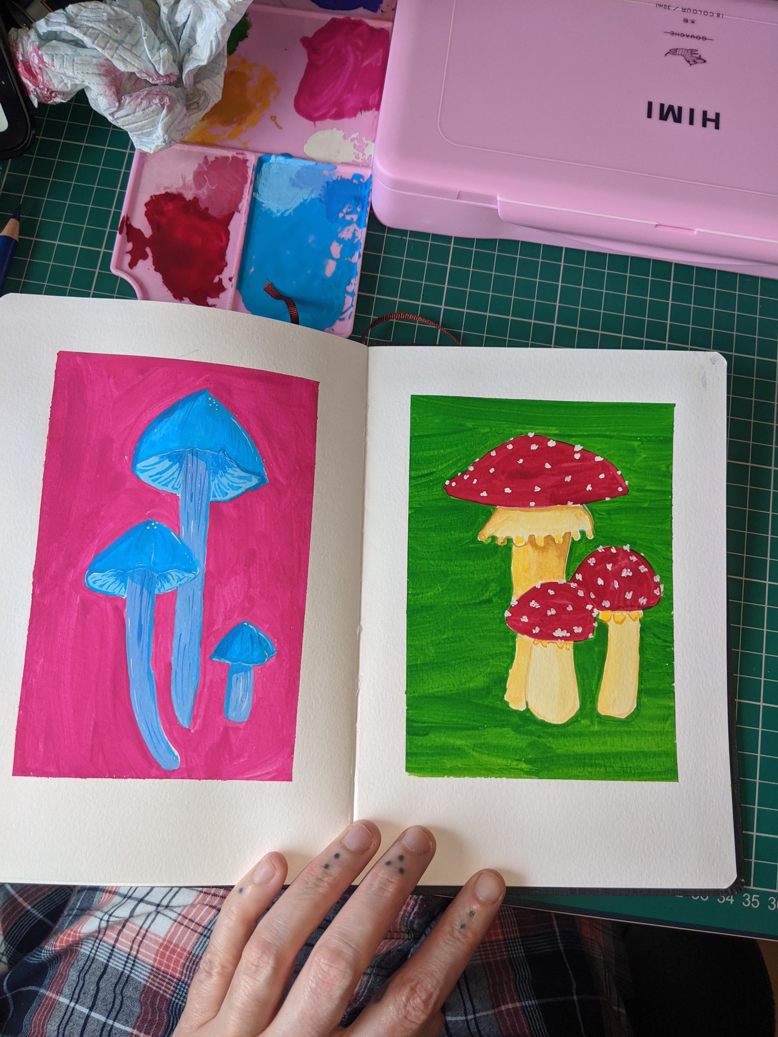 Fungi paintings - image 1 - student project