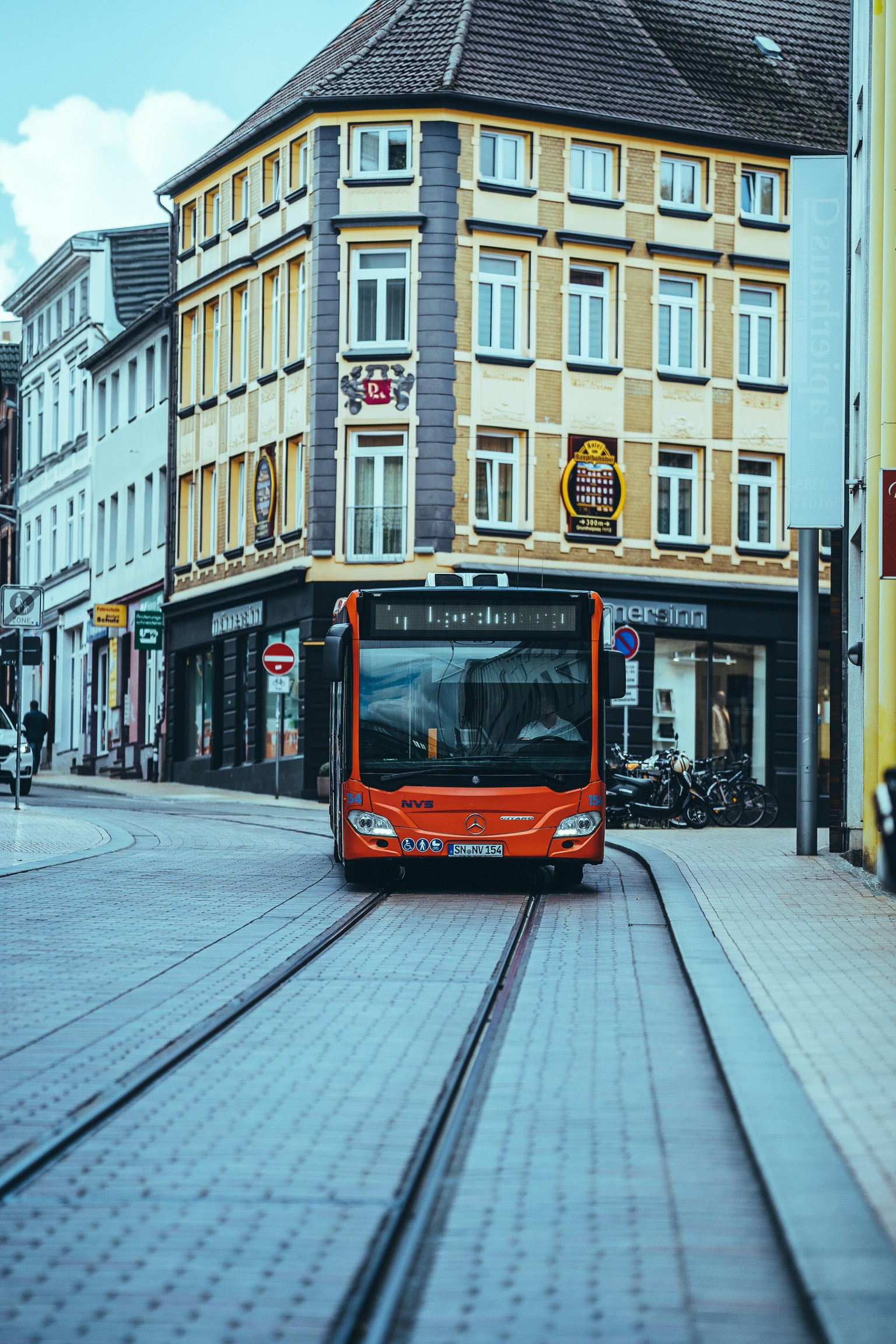 Lesson 2 Trolly bus - image 1 - student project