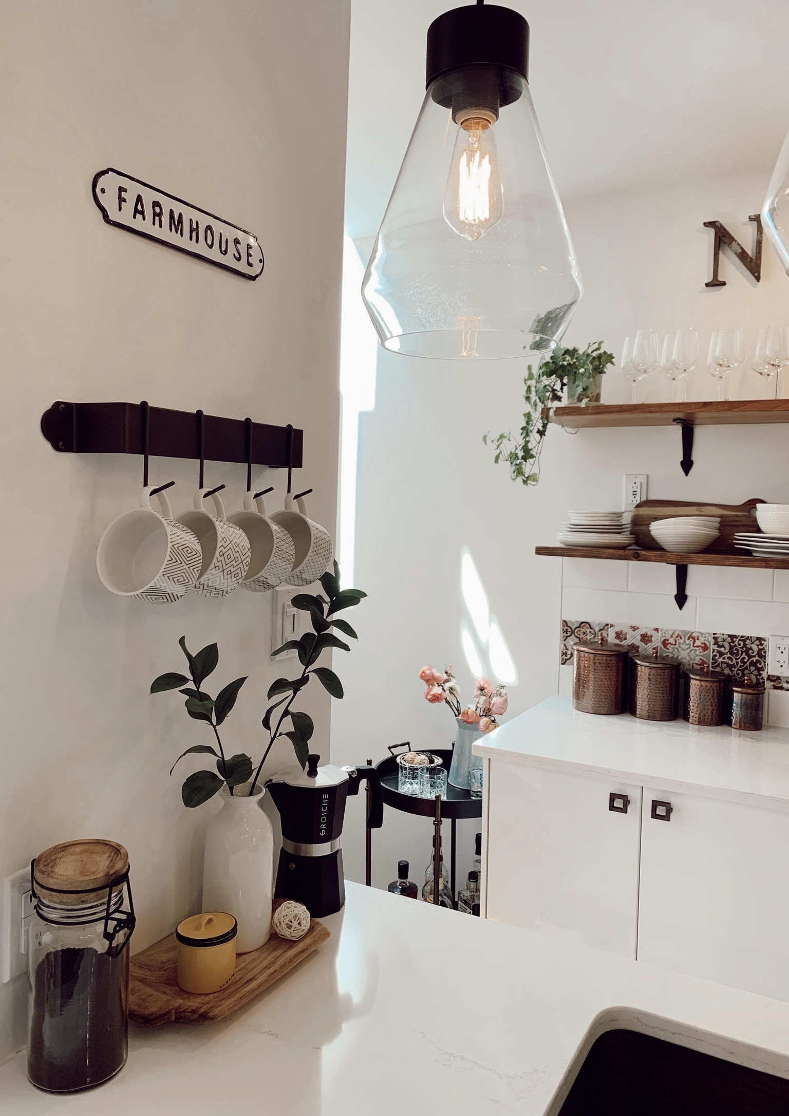 Sunny Modern Farmhouse Kitchen - image 1 - student project