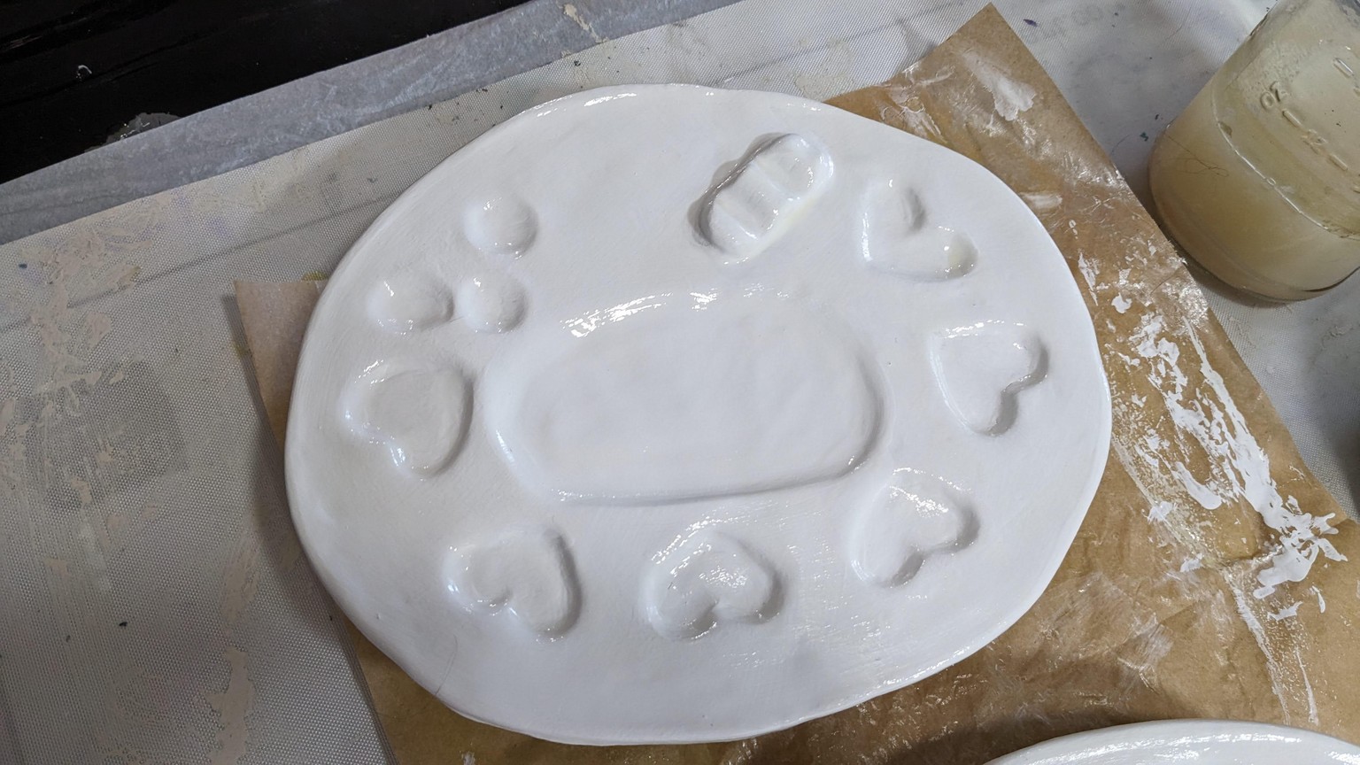 Clay palette with brush holder - image 1 - student project