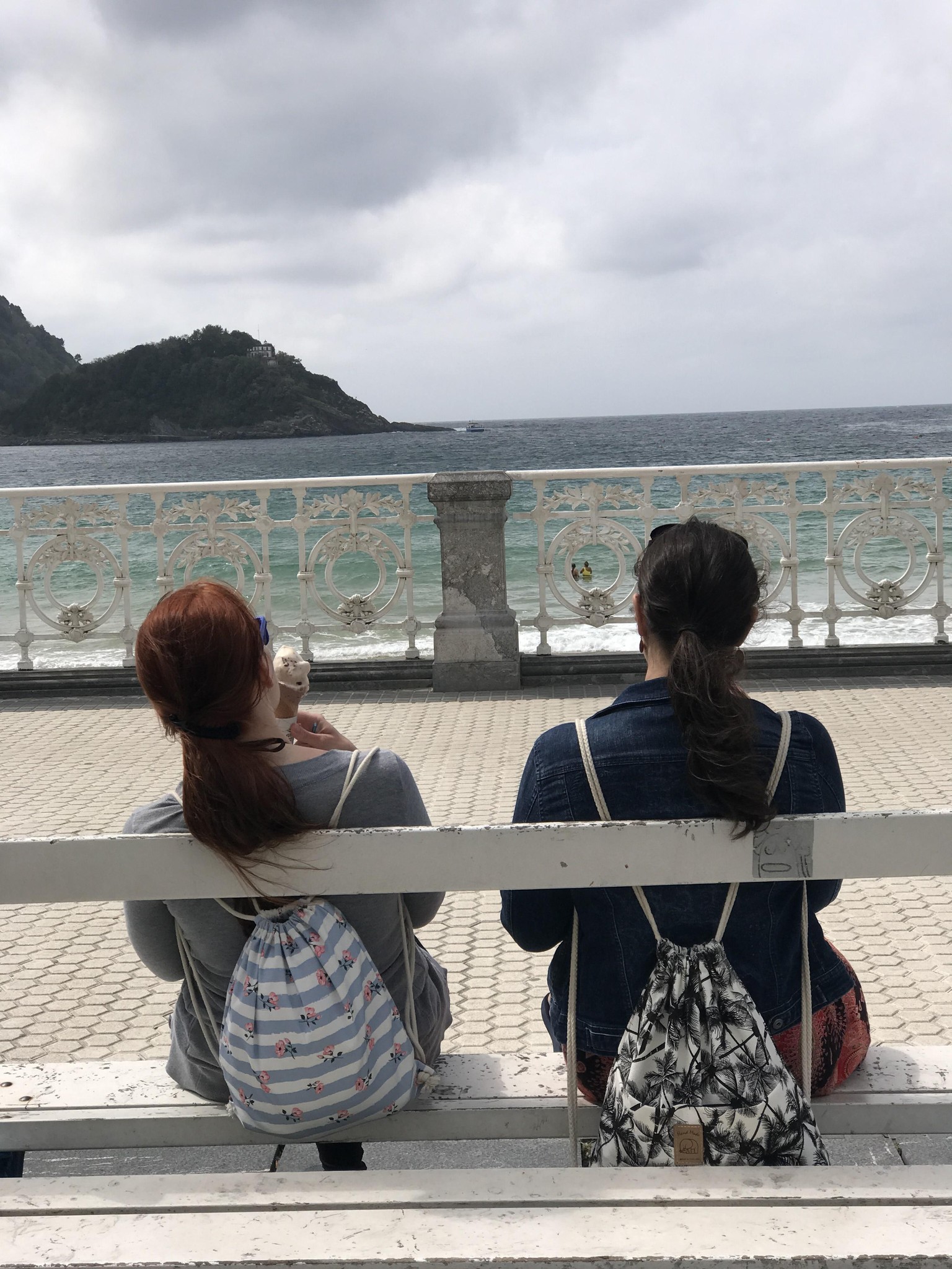 San Sebastian Spain Street fashion photography - image 1 - student project
