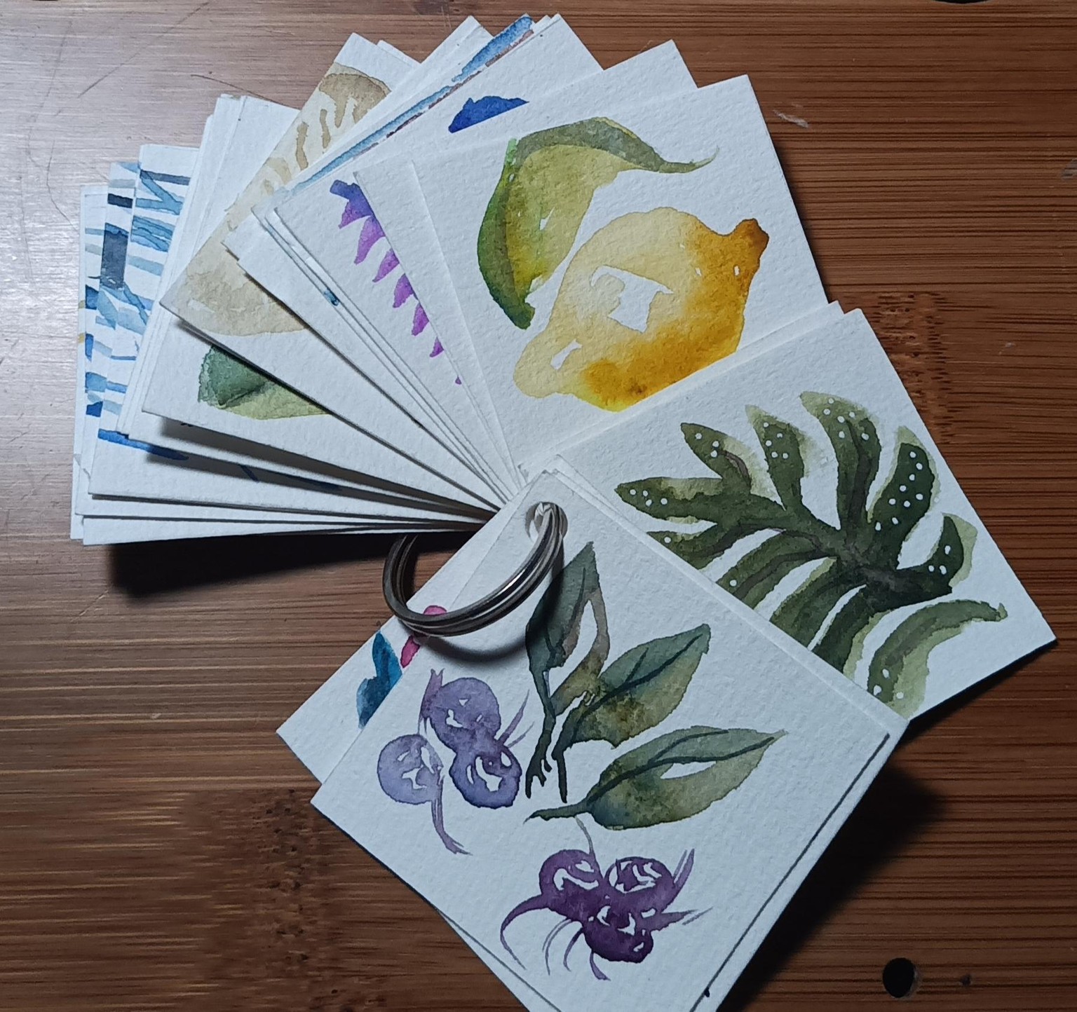 A ring full of tiny cards - image 2 - student project