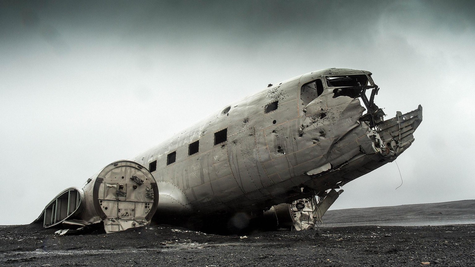 Plane Wreck - image 1 - student project