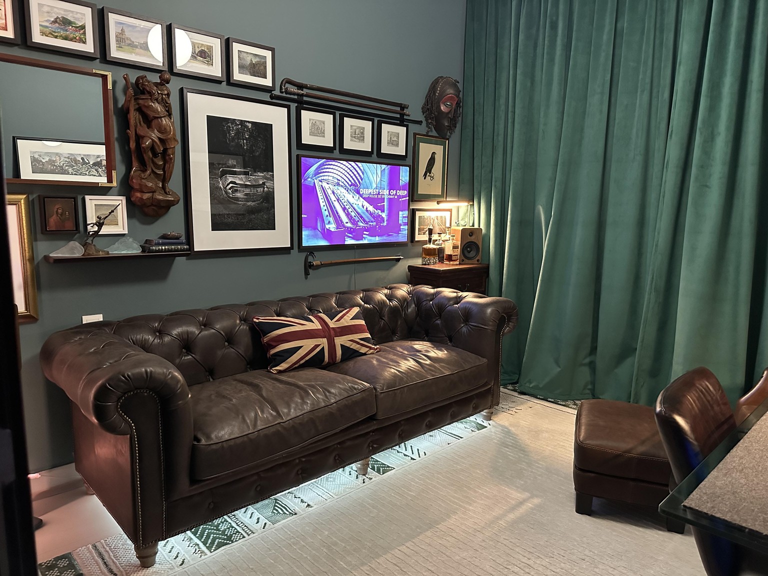 Home office wanderlust - image 1 - student project