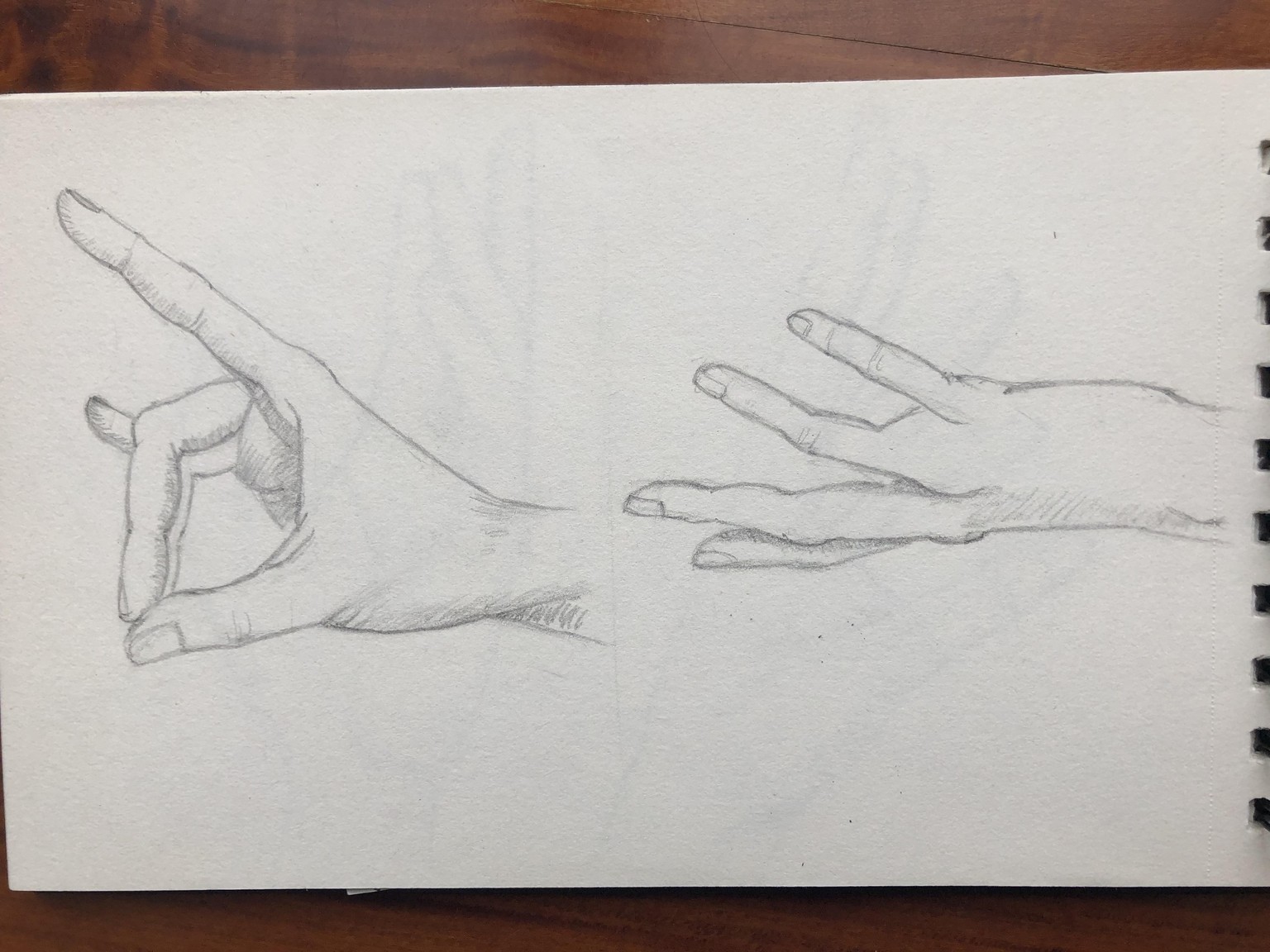 Hands sketching - image 4 - student project