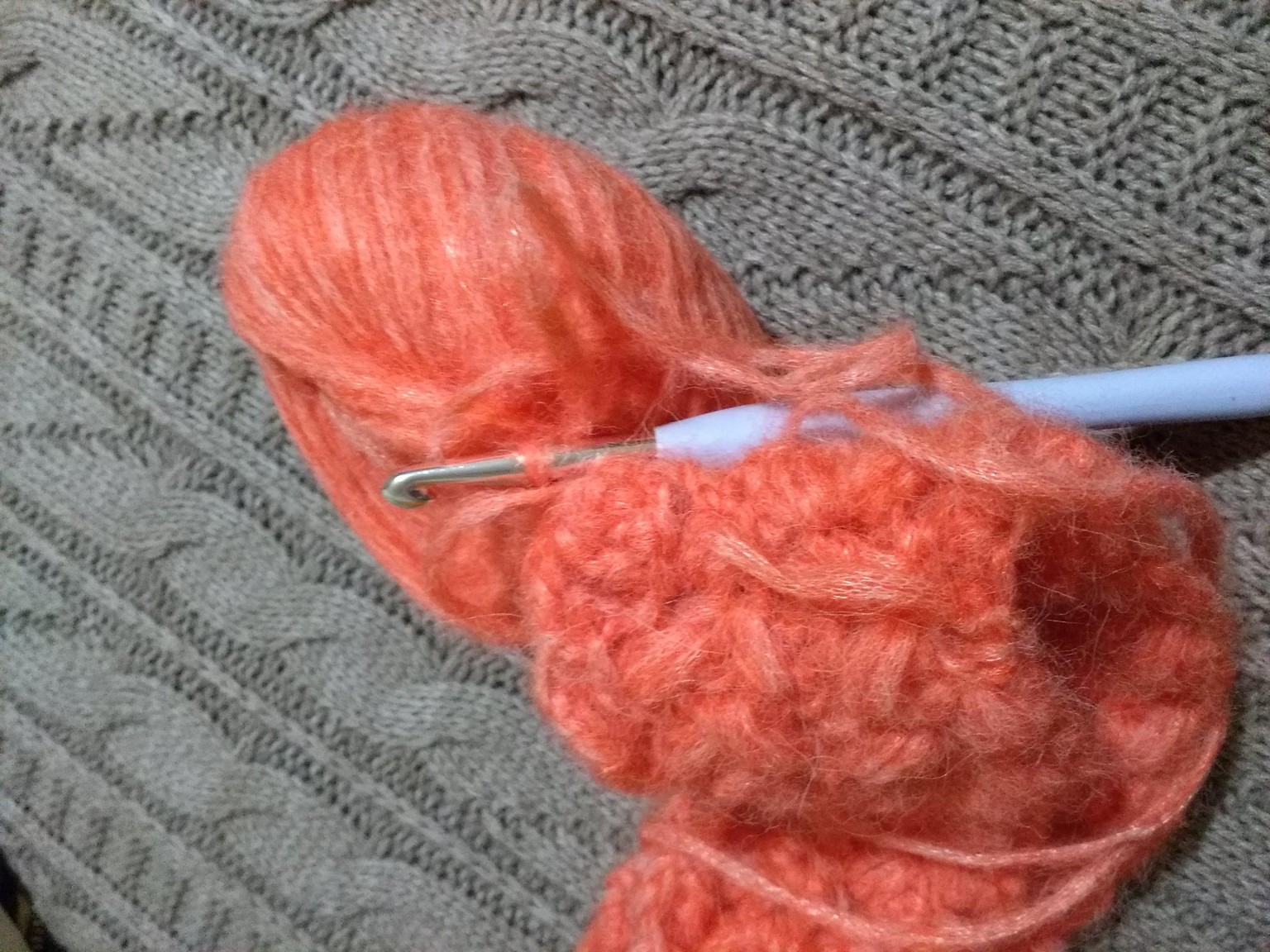 I'm crochet a hat now. Hot color for cold russian winter :-) - image 1 - student project