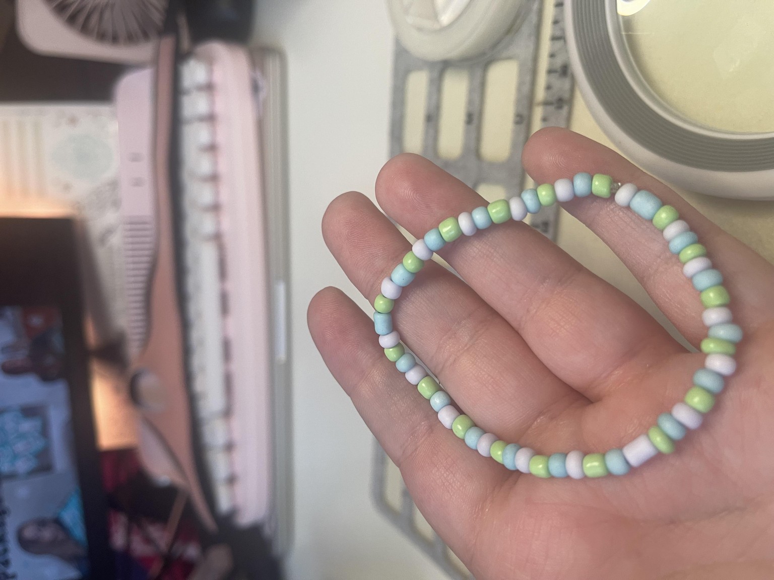 Simple seed bead bracelet - image 1 - student project