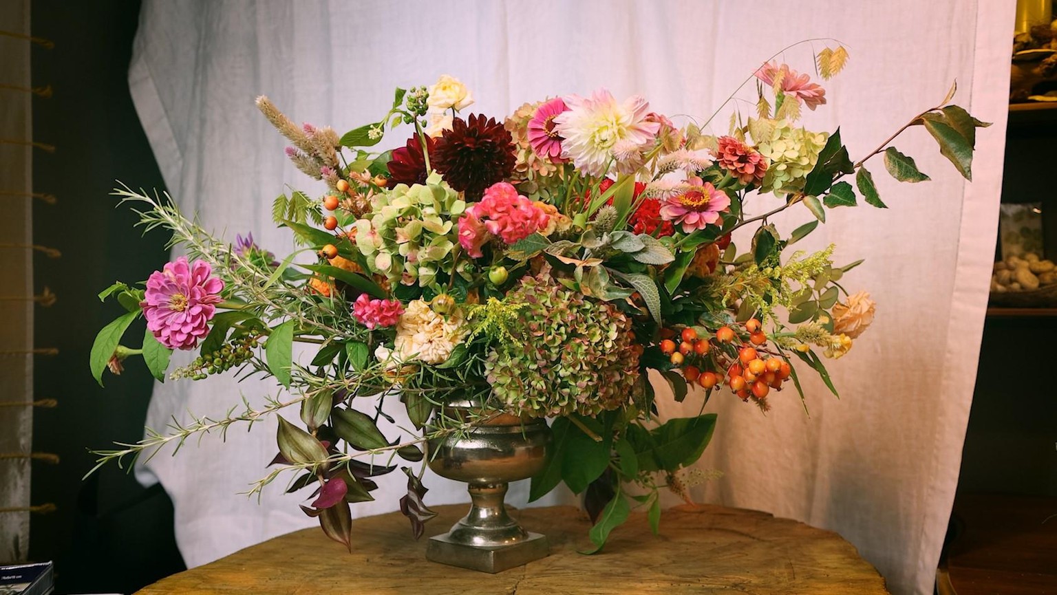 Flower Arrangements | Small + Large - image 2 - student project