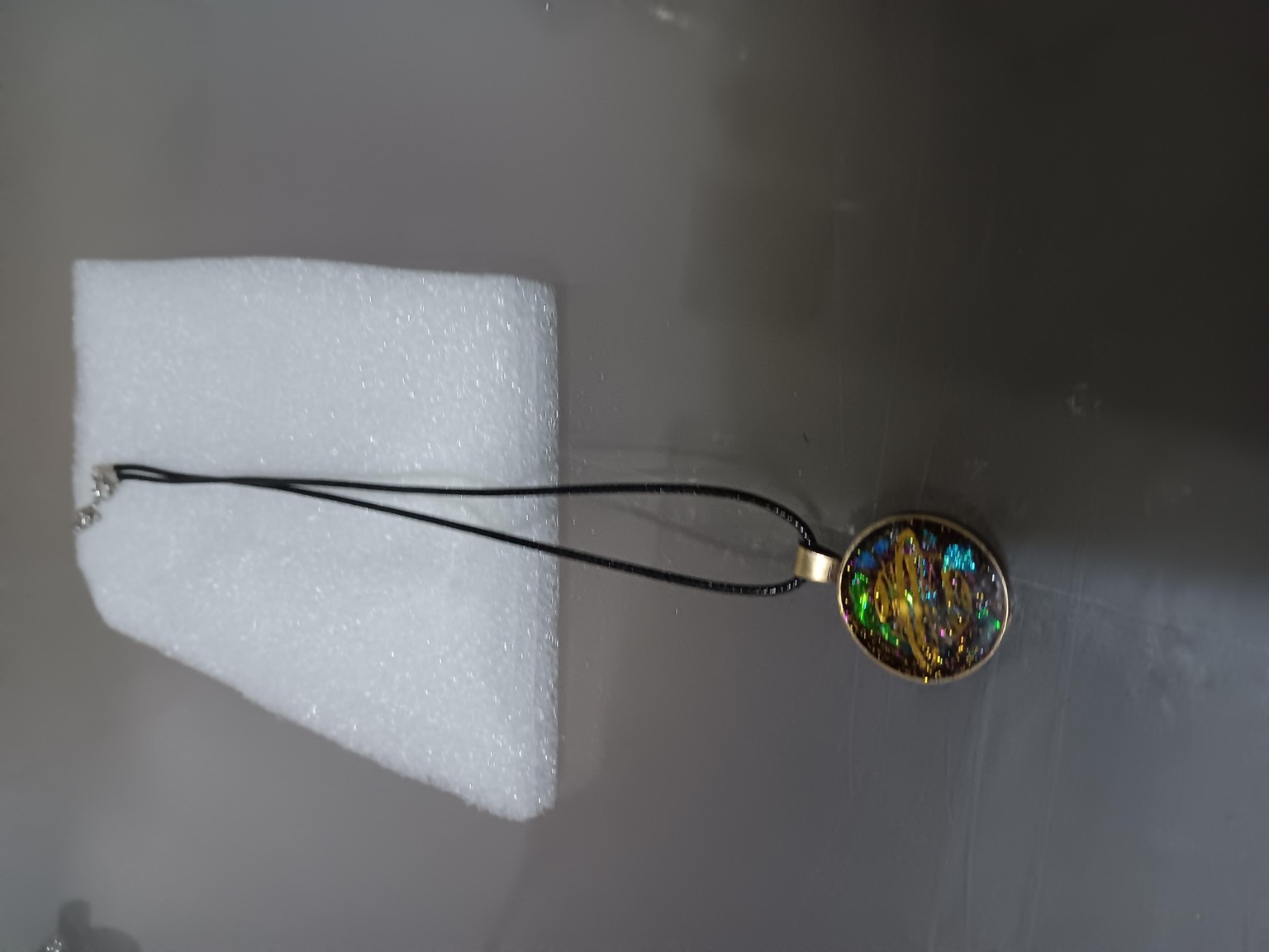 Fashionable earrings Pendant resin with bezels - image 6 - student project