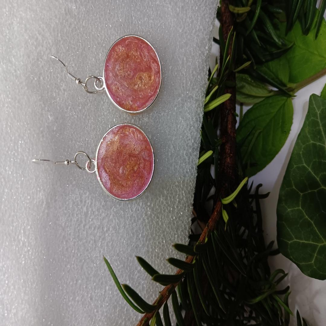 Fashionable earrings Pendant resin with bezels - image 2 - student project