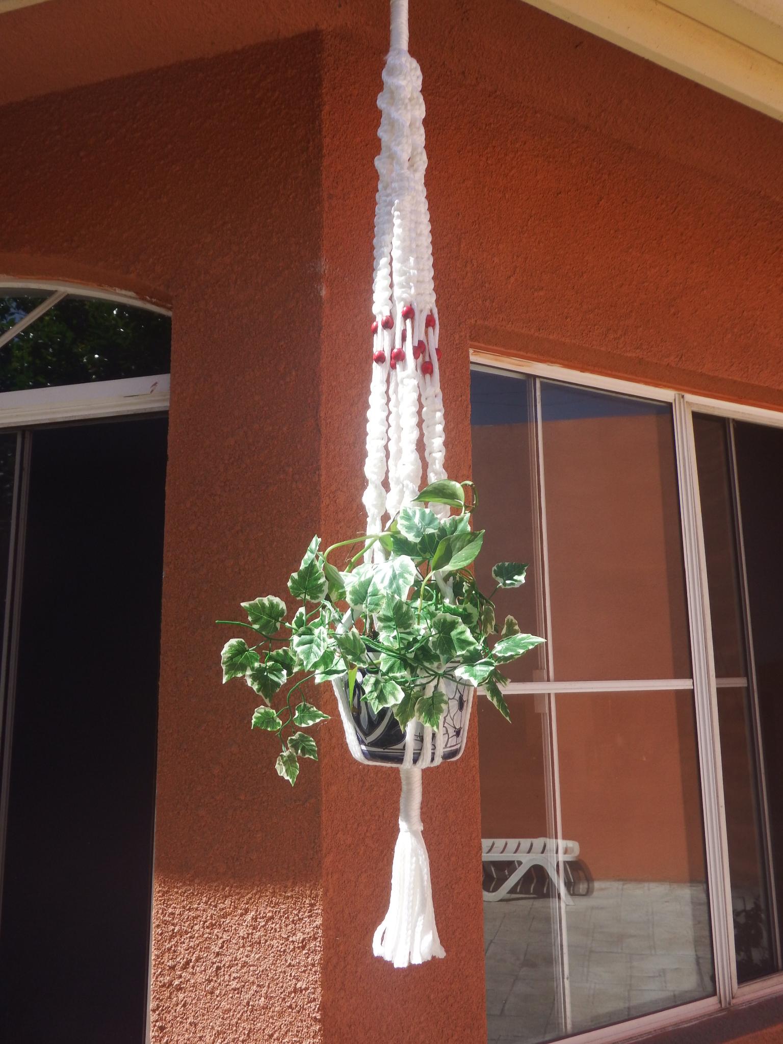 My first Macramé Hanging - image 1 - student project