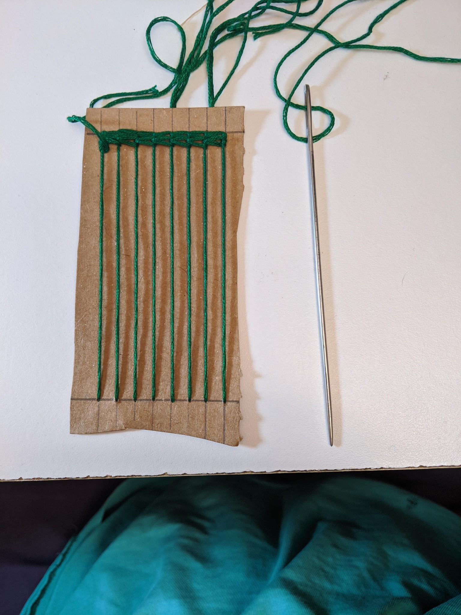 narrow band weaving on improvised looms - image 3 - student project
