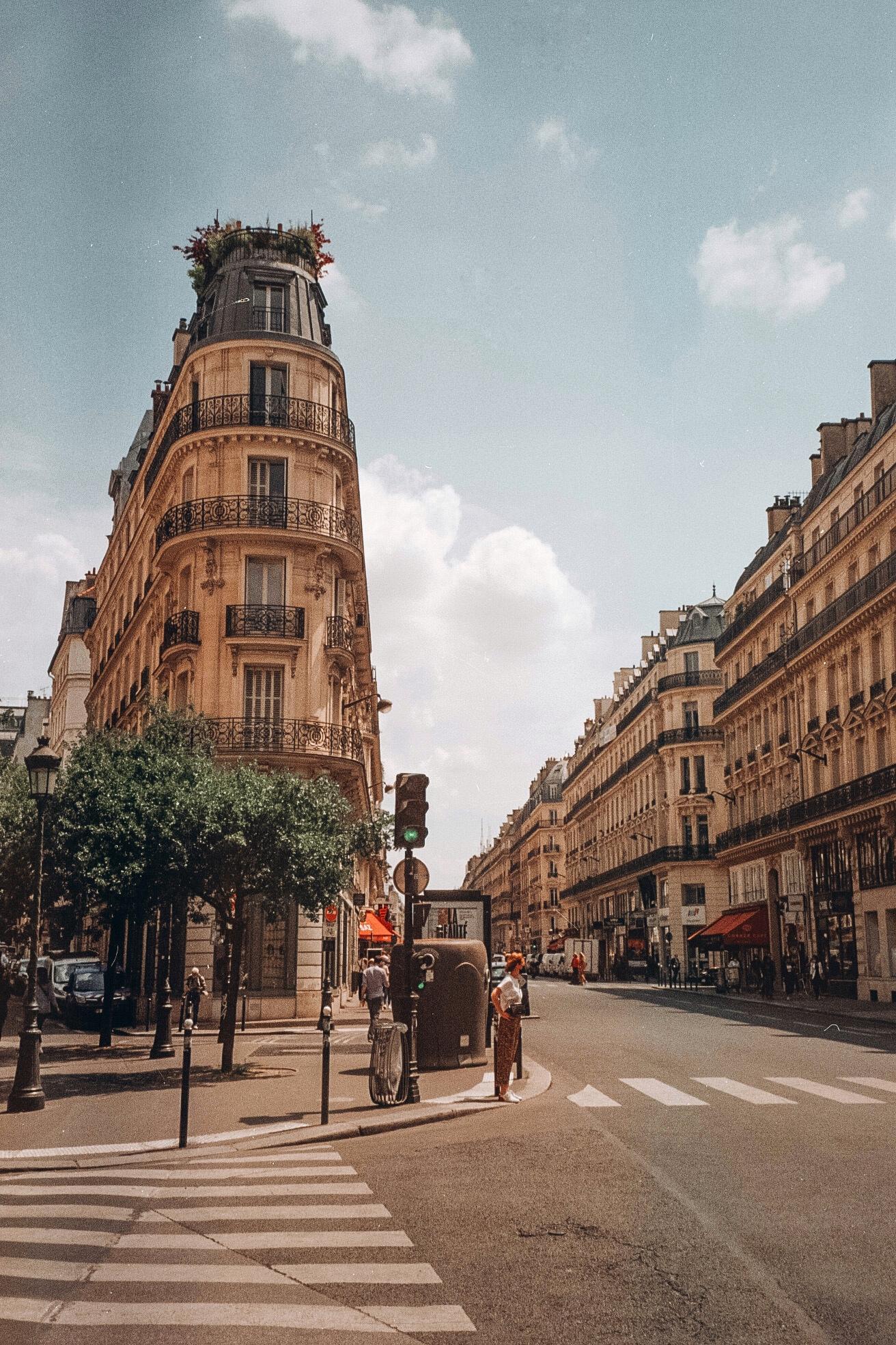 A summer in Paris - image 1 - student project