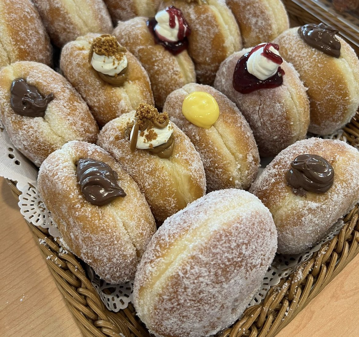 Elrose_Donut Bomboloni - image 1 - student project