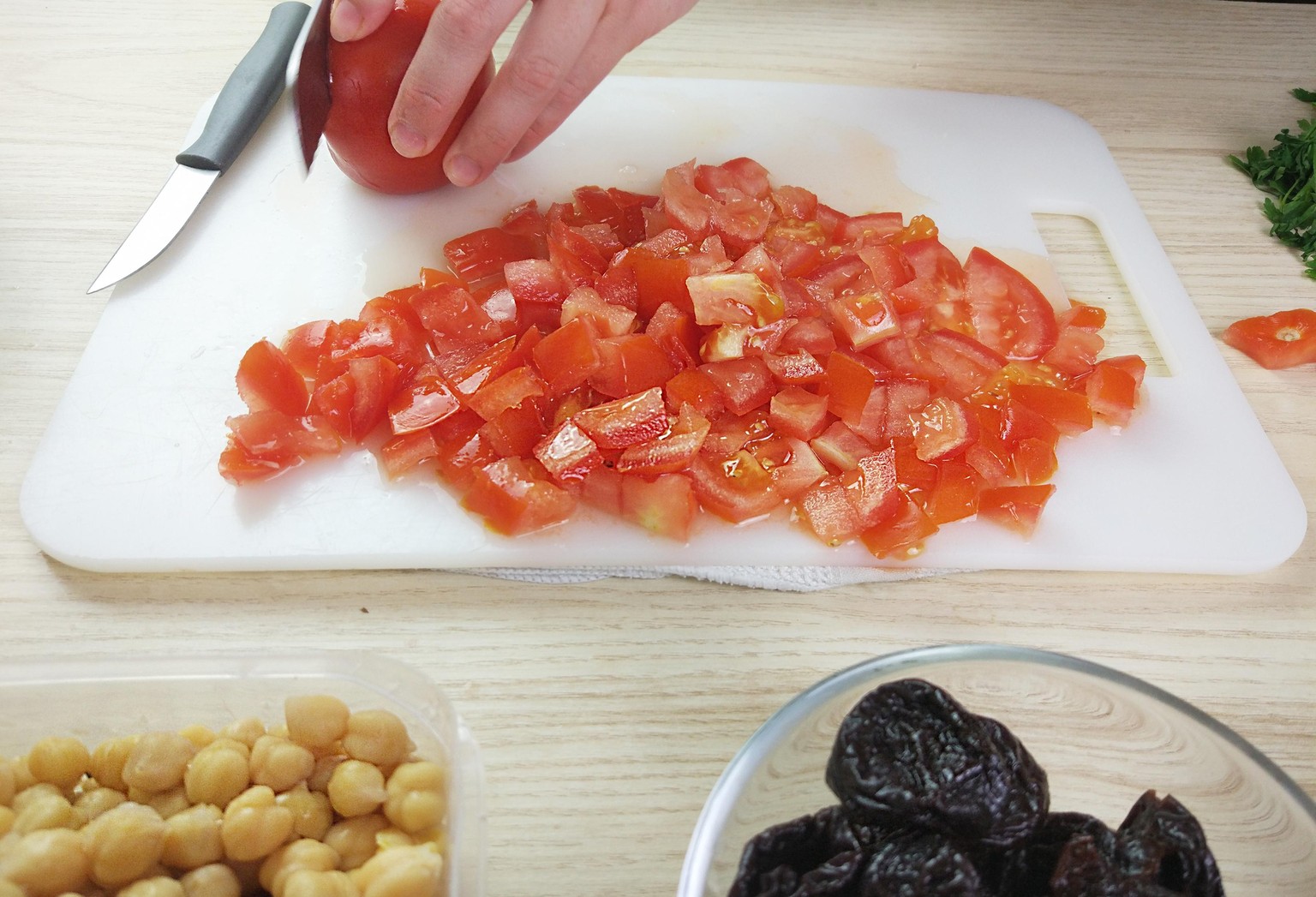 Chickpea Chicken Roast with Prunes, Tomatoes and Thyme - image 2 - student project