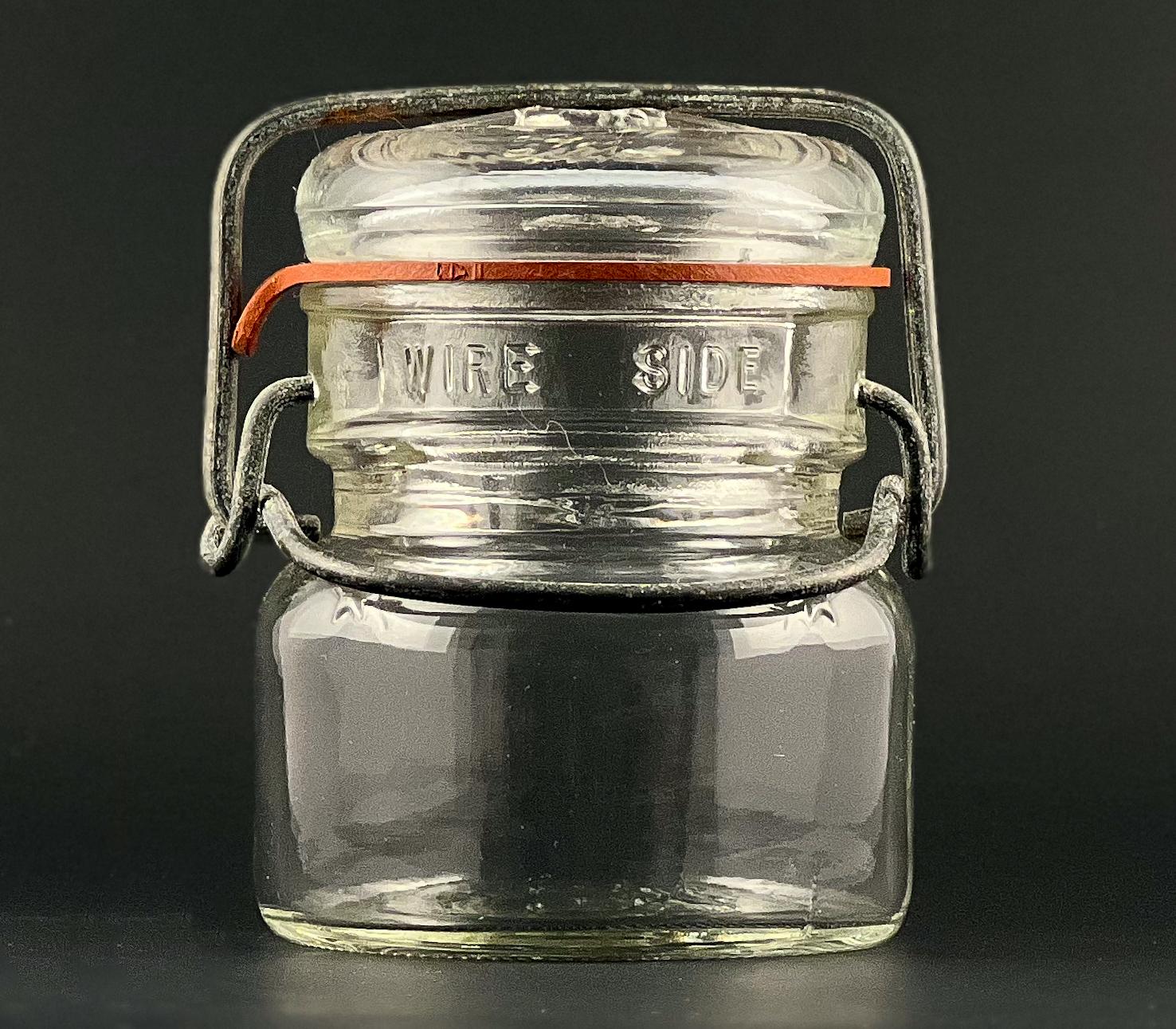 Glass jar? Black vs White? - image 2 - student project
