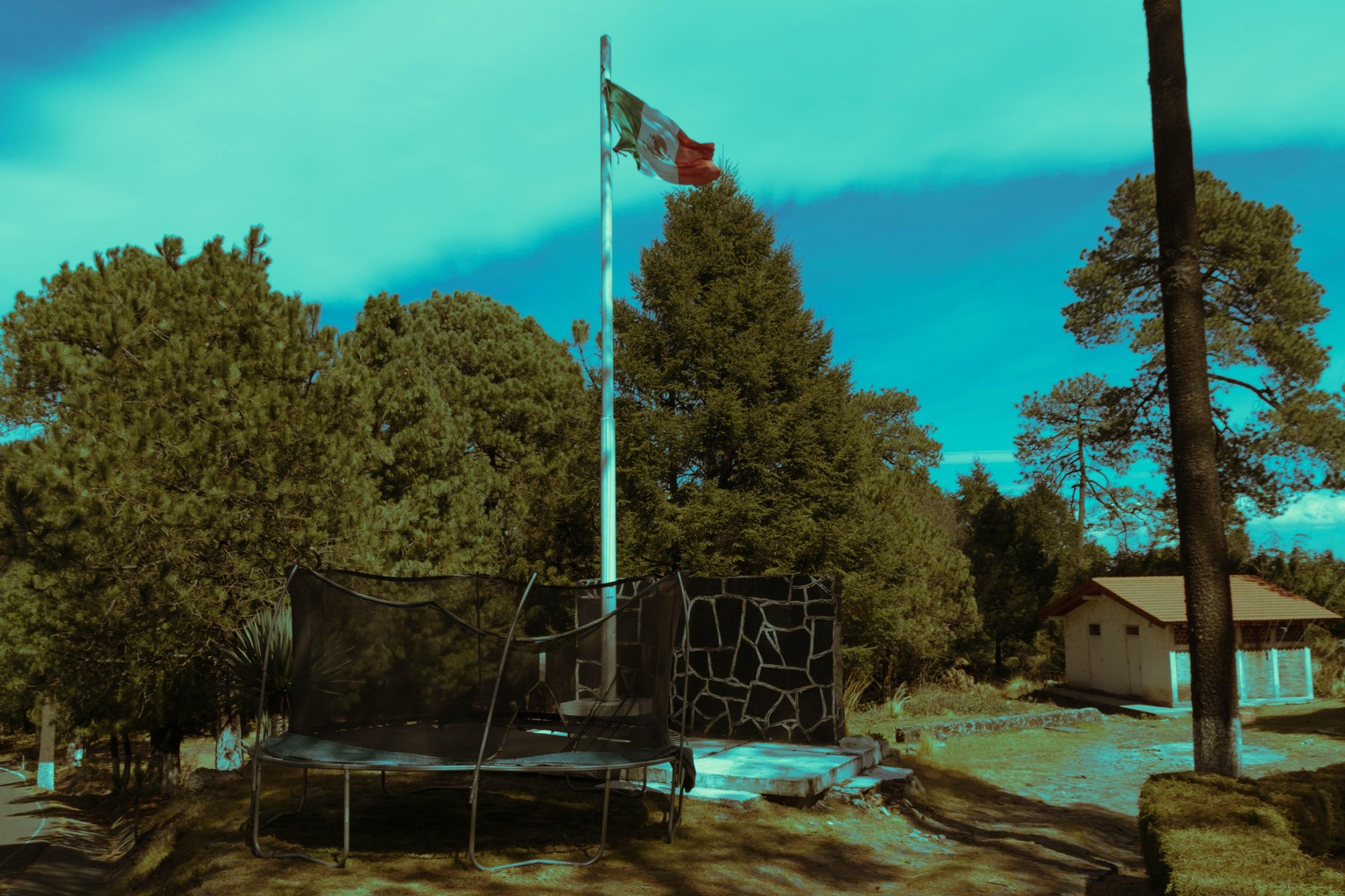 Before and after of a basecamp - image 2 - student project