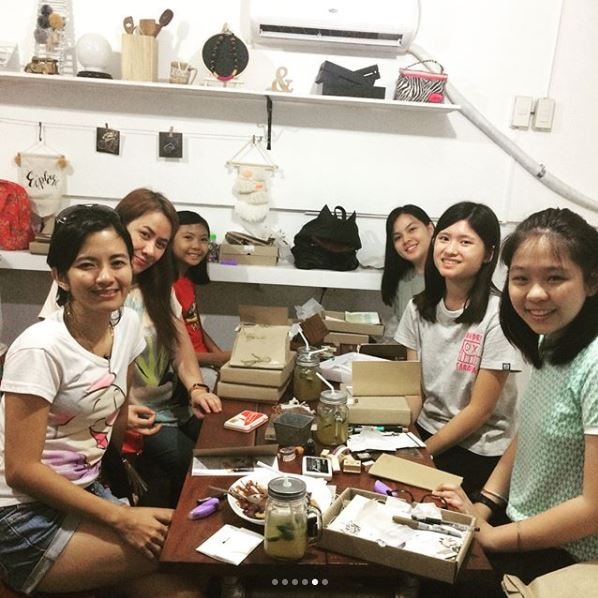Photos from On-site Creative Journaling Workshop - image 8 - student project