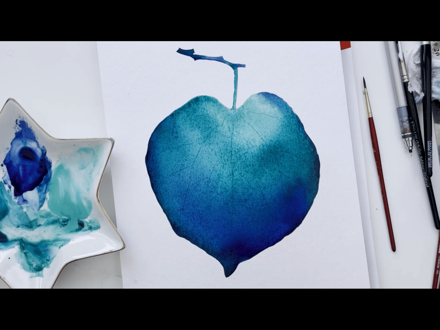 Watercolour Leaf with Gold - image 4 - student project