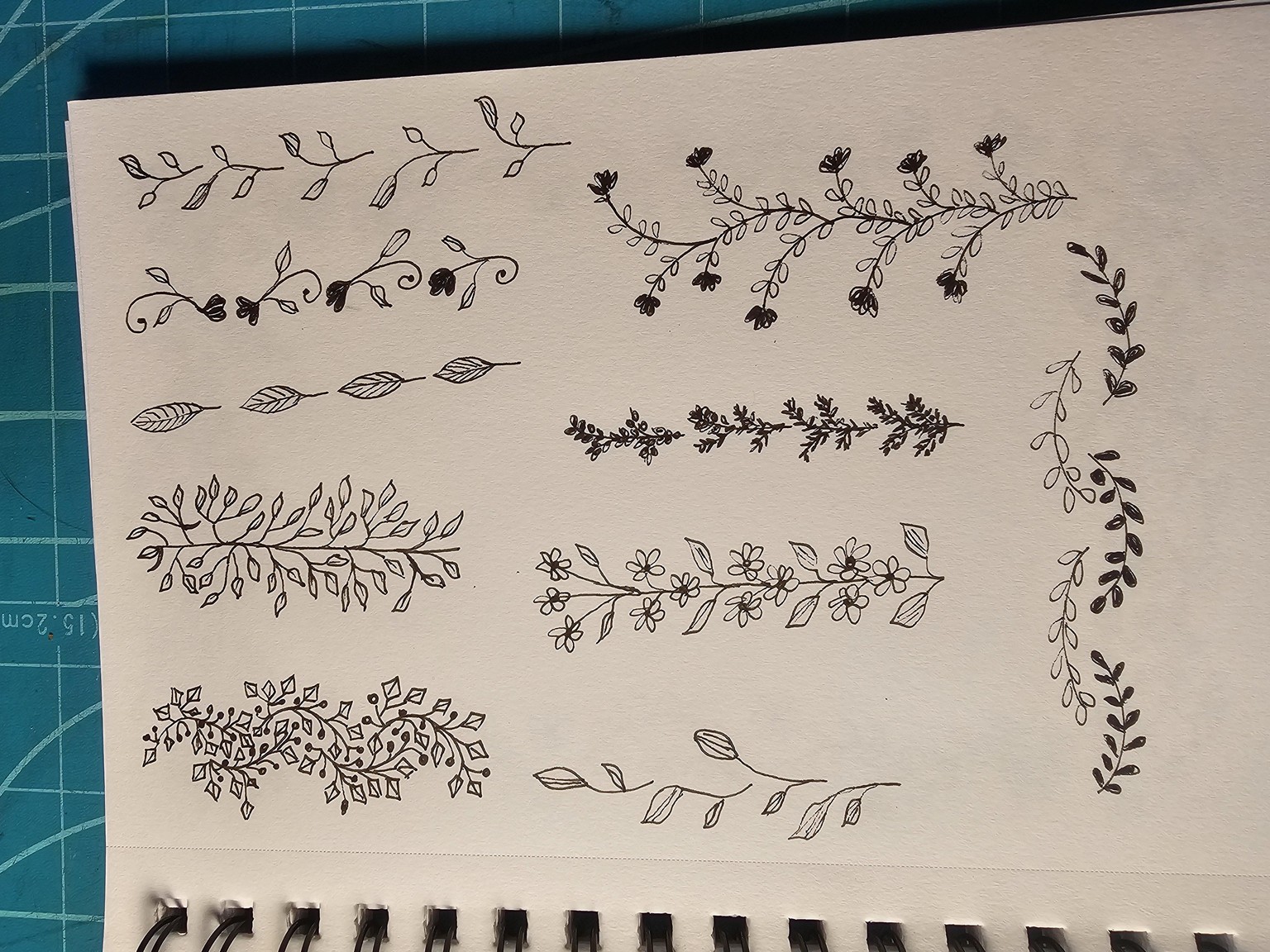 Christmas wreath and doodles - image 1 - student project