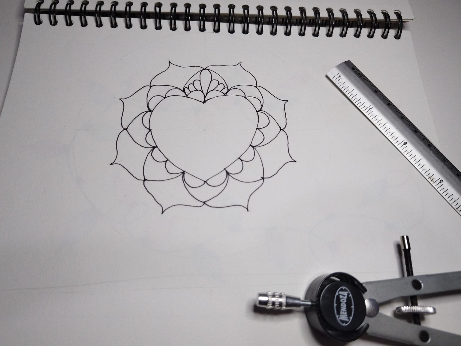 Corazón Mandala Floral - image 1 - student project
