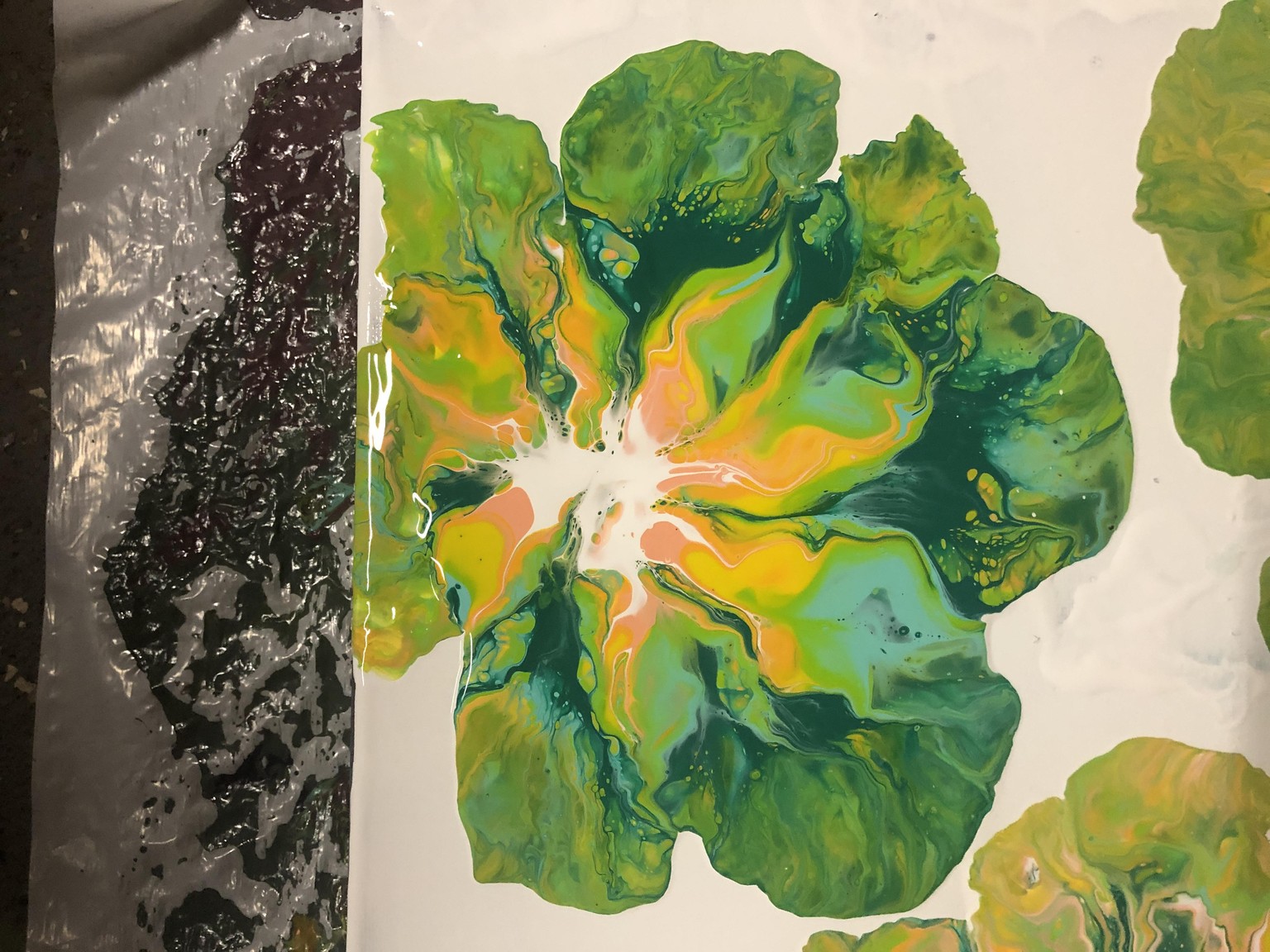 Green flowers - image 1 - student project
