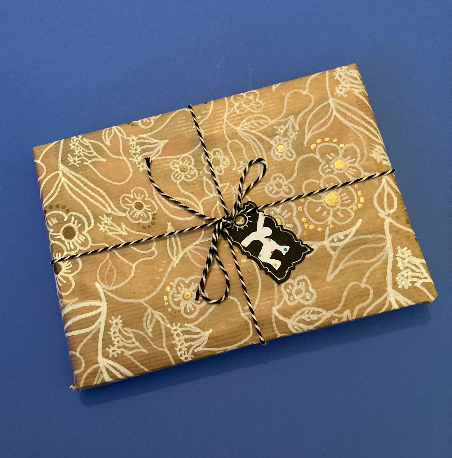 seamless repeat on wrapping paper - image 1 - student project