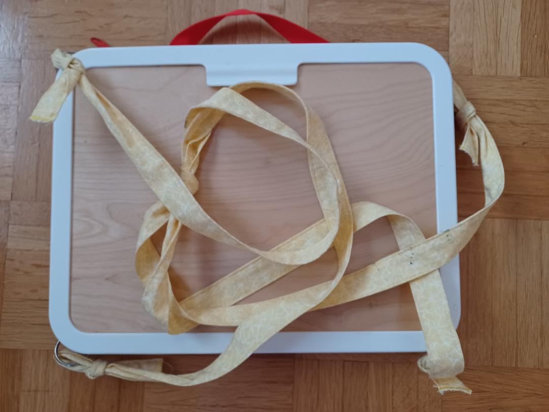 My diy body easel made from an Ikea Mala sketch box - image 3 - student project