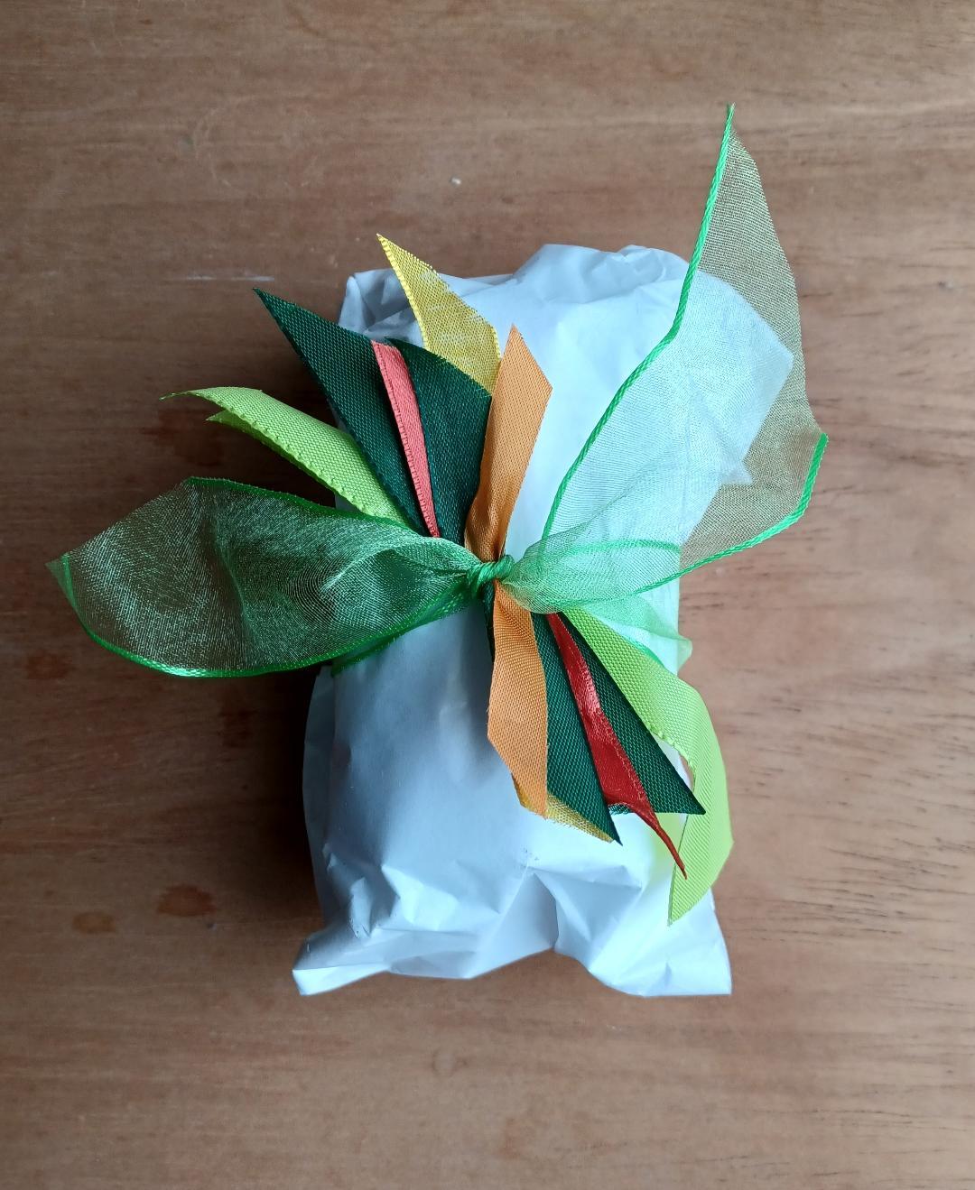 How to tie presents - image 2 - student project