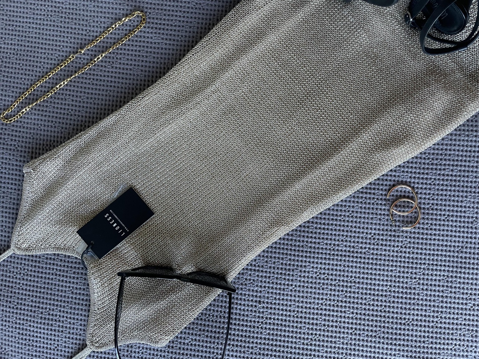 Flatlays for DEPOP - image 7 - student project