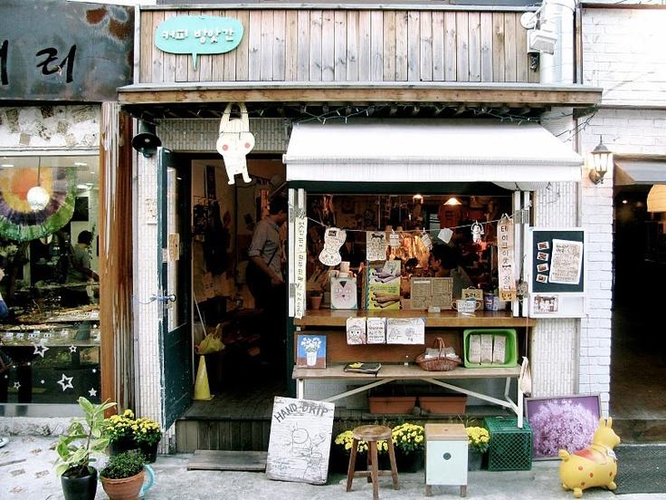 A cafe in Seoul, Korea - image 1 - student project