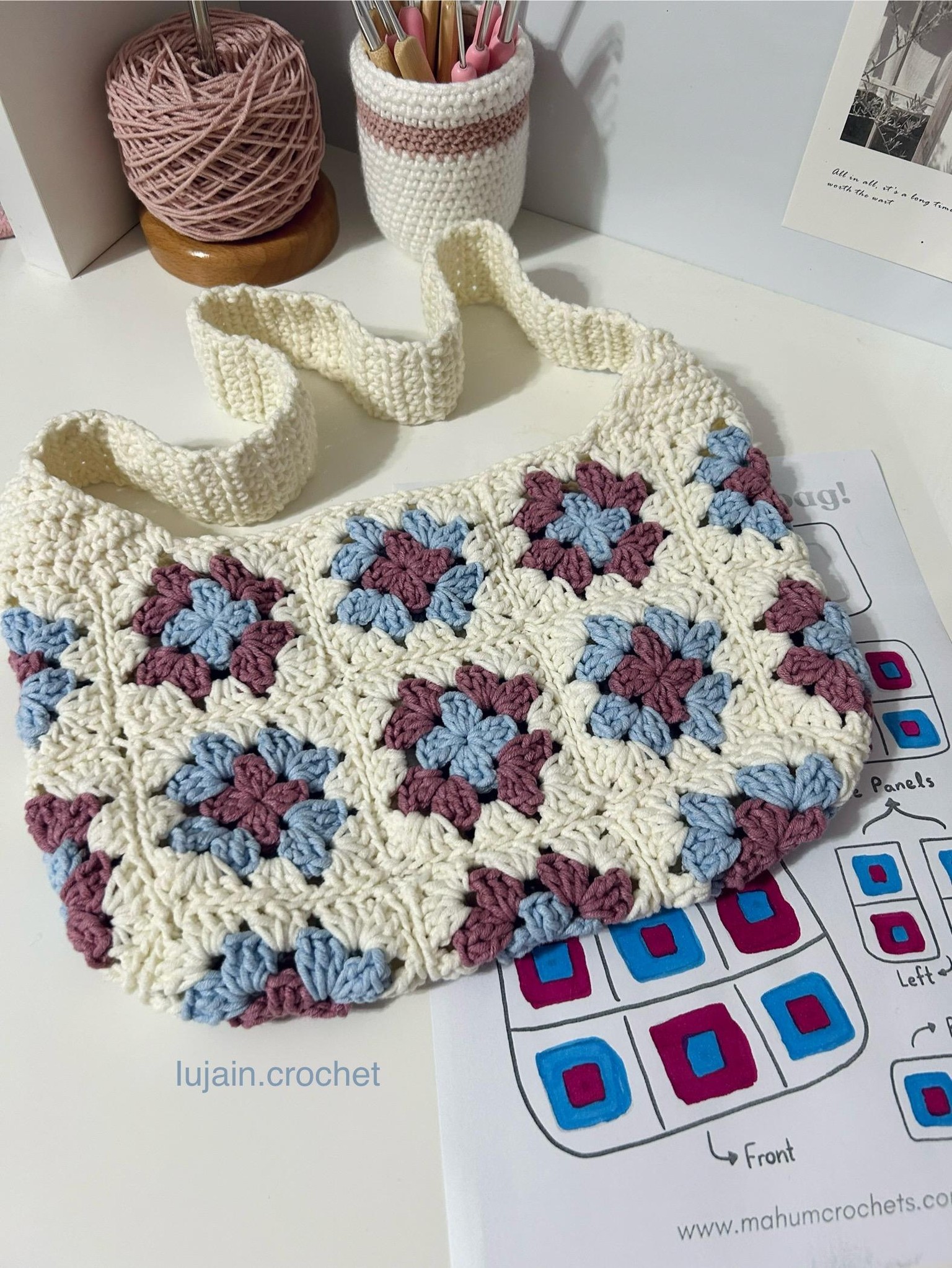 Granny squares bag - image 3 - student project